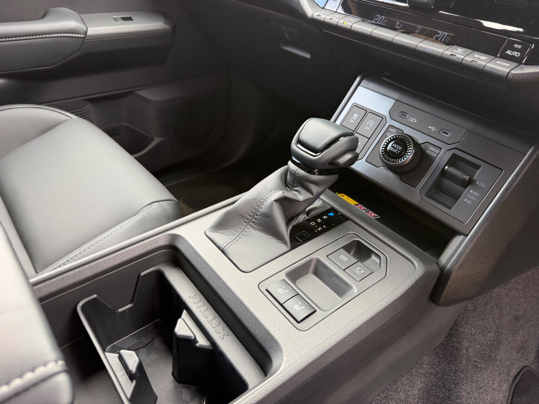 Toyota Hilux view 10