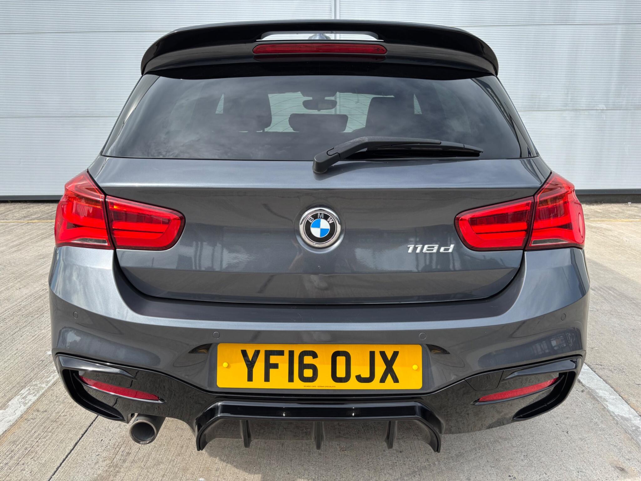 BMW 1 Series view 5