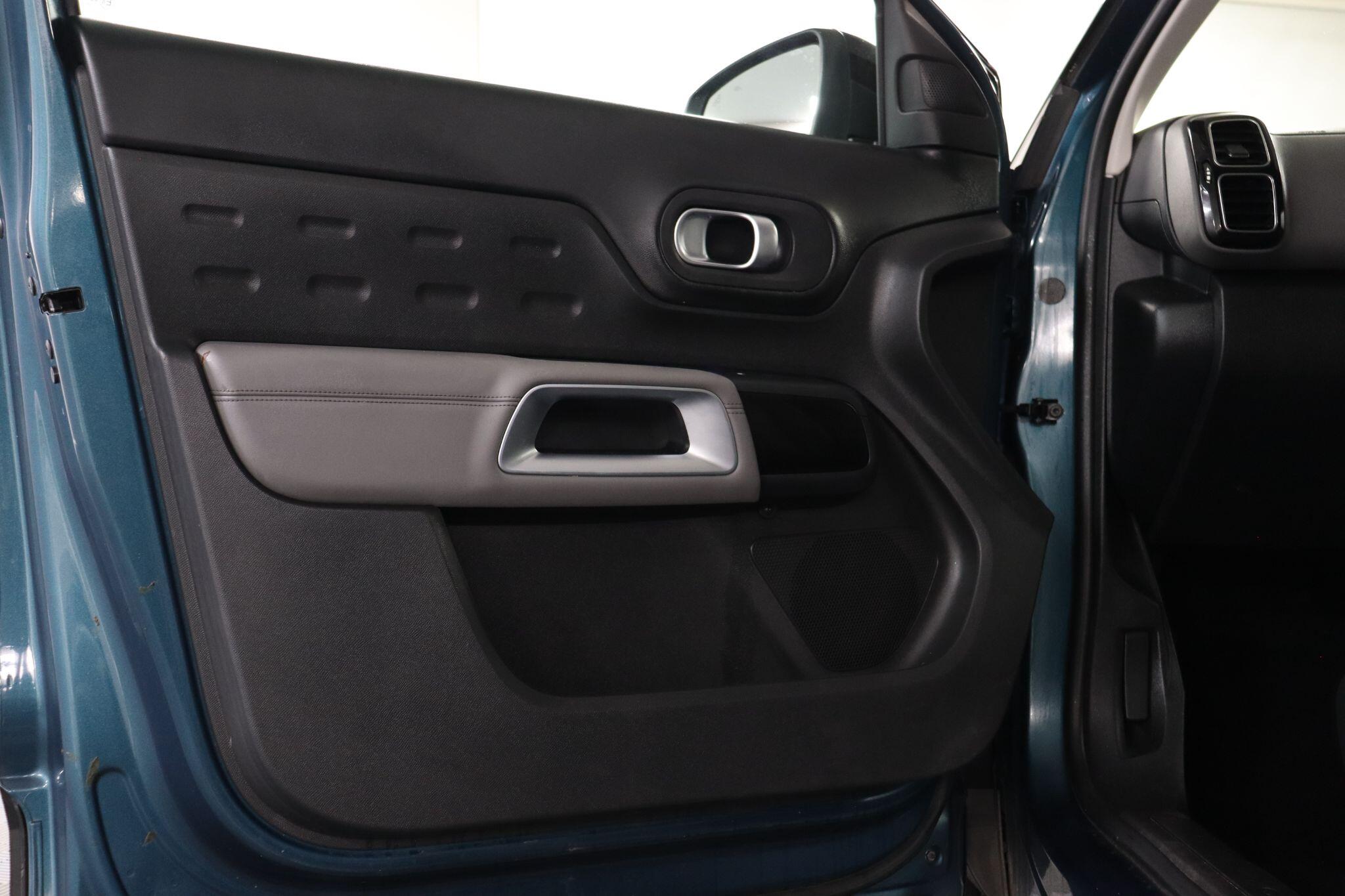 Citroen C5 Aircross view 45