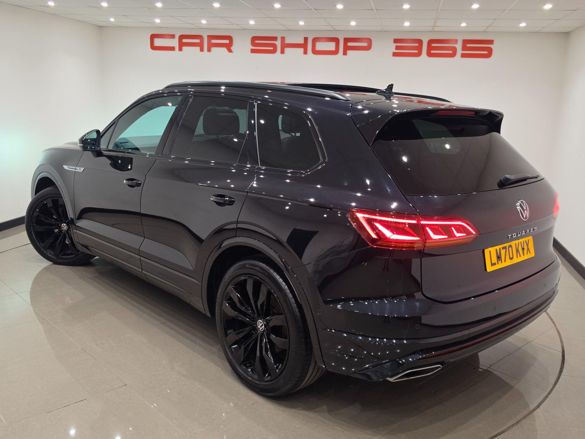 Volkswagen Touareg view 14