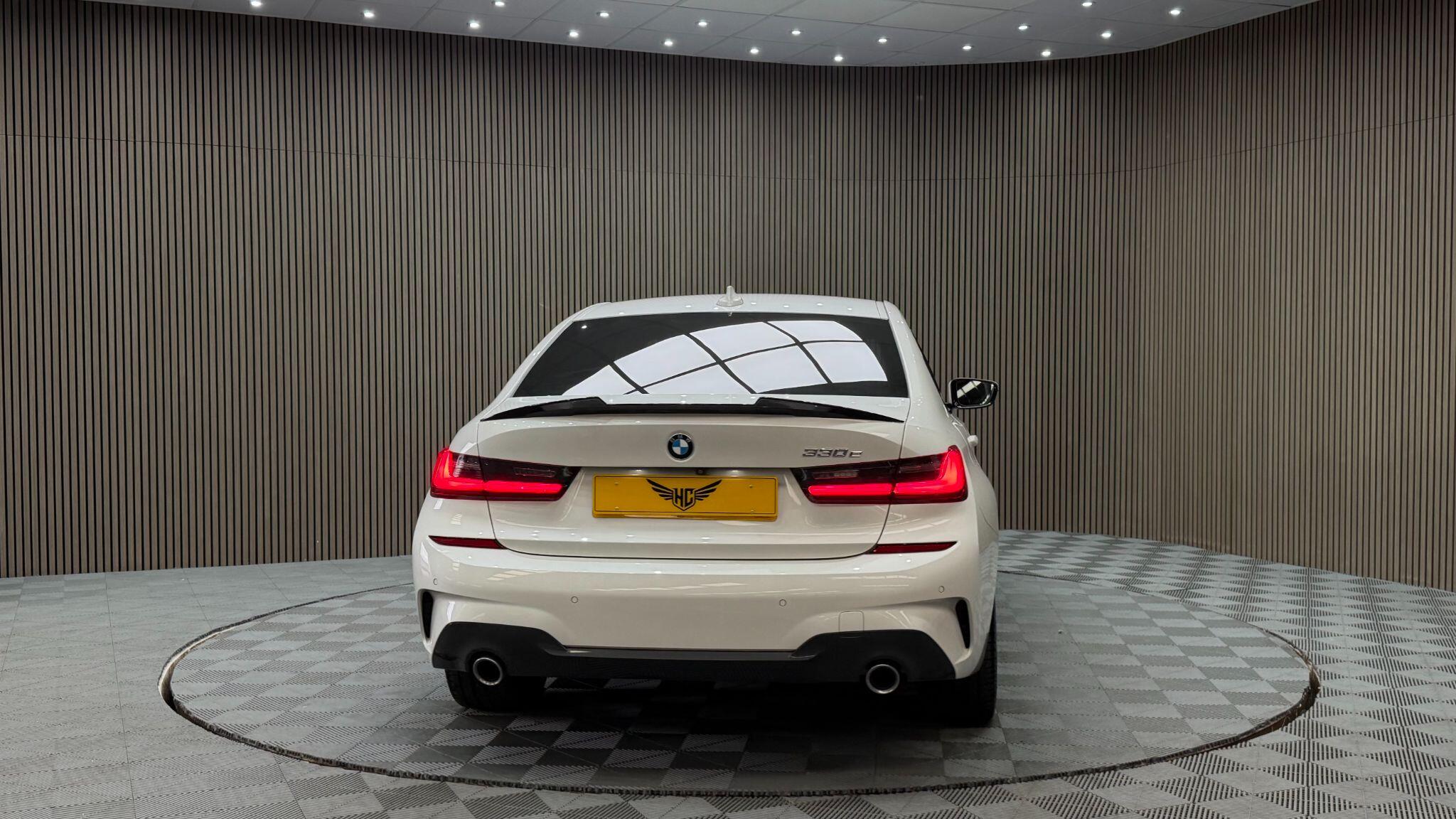 BMW 3 Series view 27