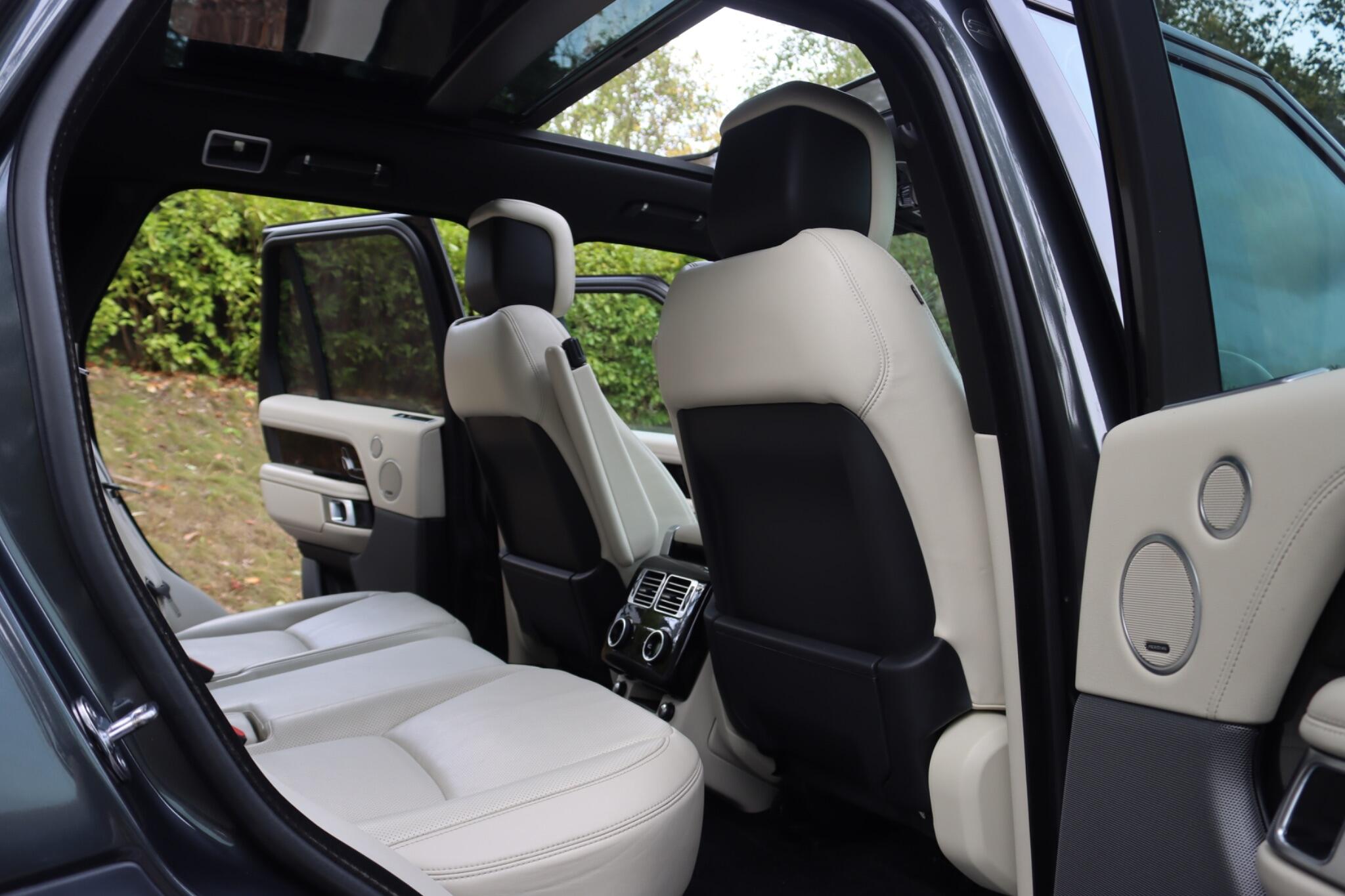 Land Rover Range Rover view 40