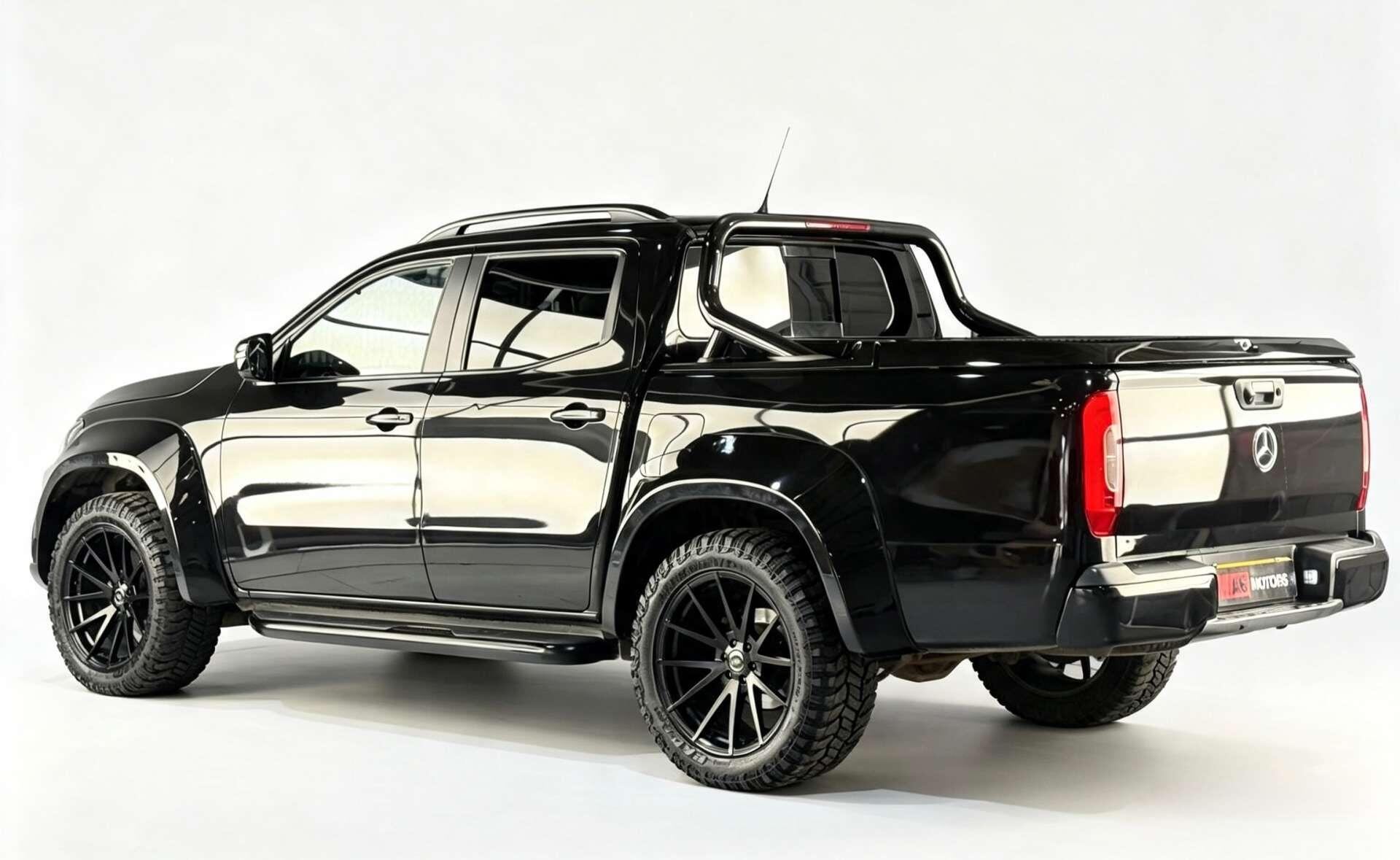 Mercedes-Benz X-Class view 9