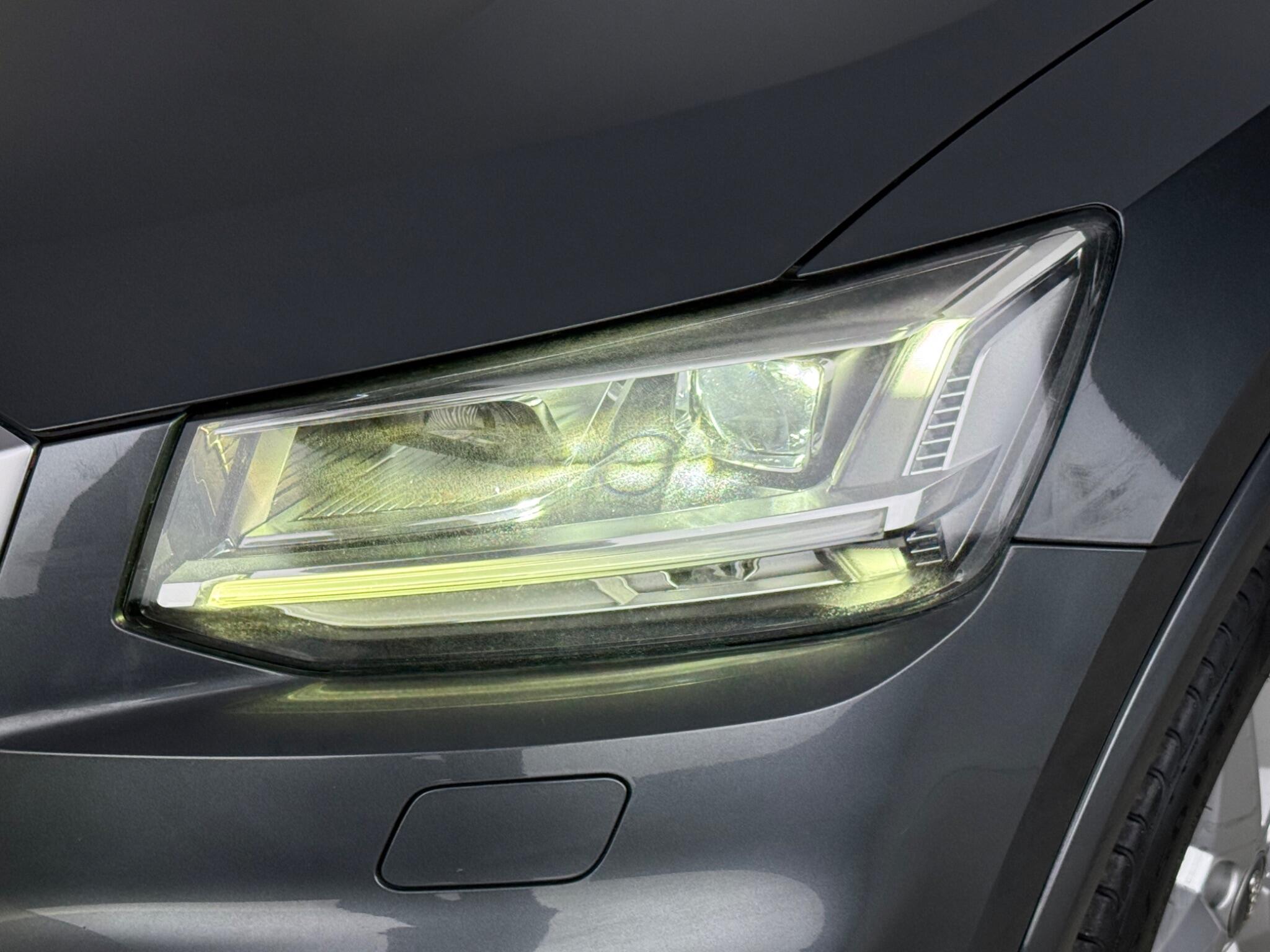 Audi Q2 view 12