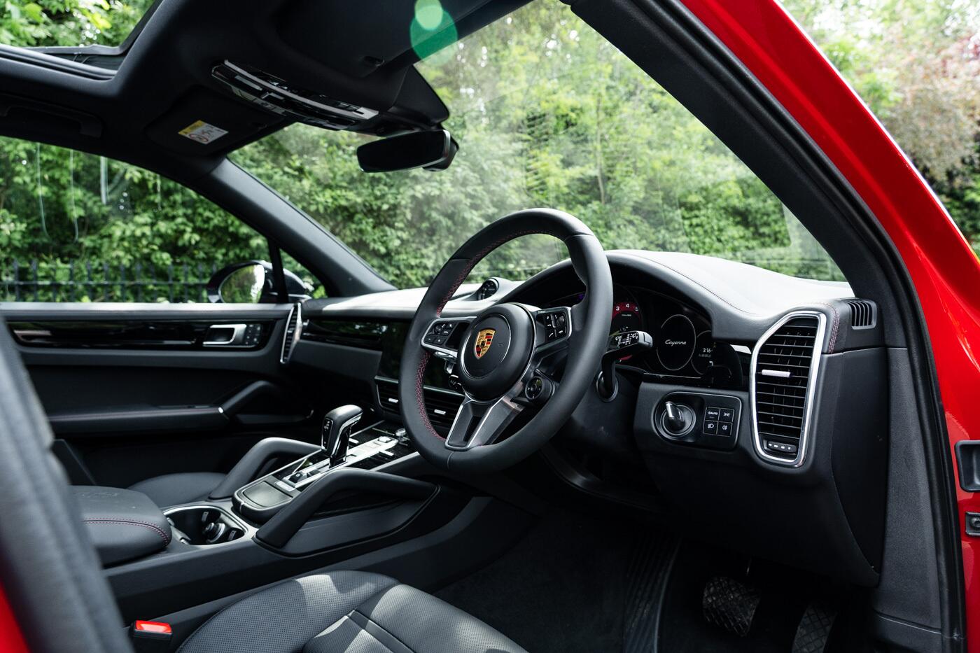 Porsche Cayenne view 25