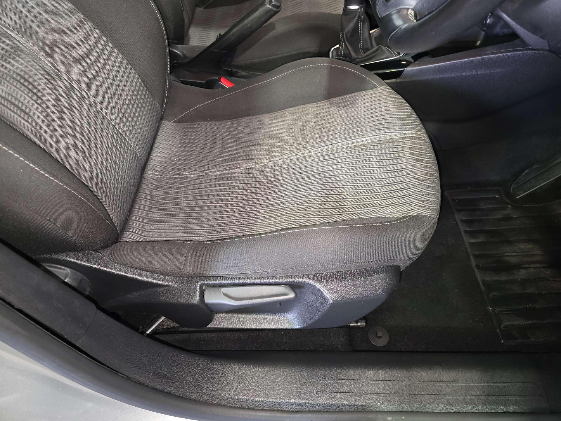 Vauxhall Corsa view 16