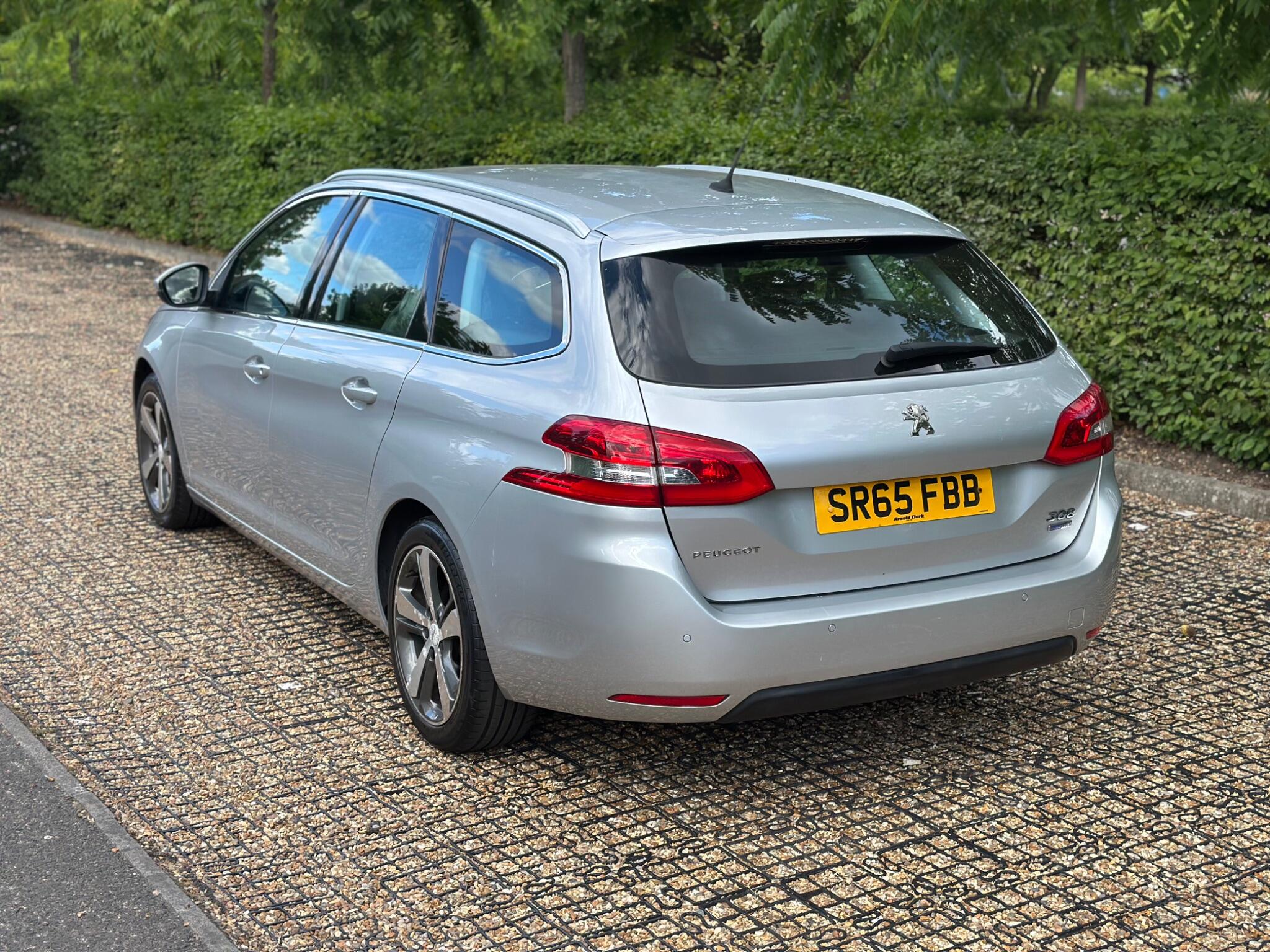 Peugeot 308 view 12