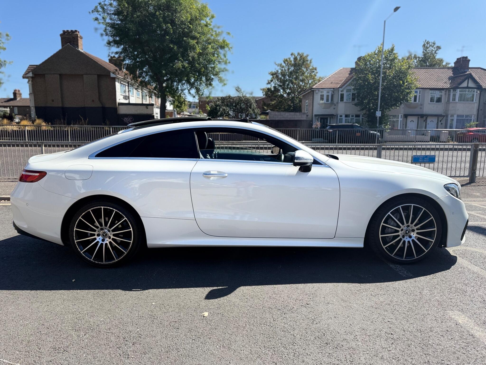 Mercedes-Benz E-Class view 9