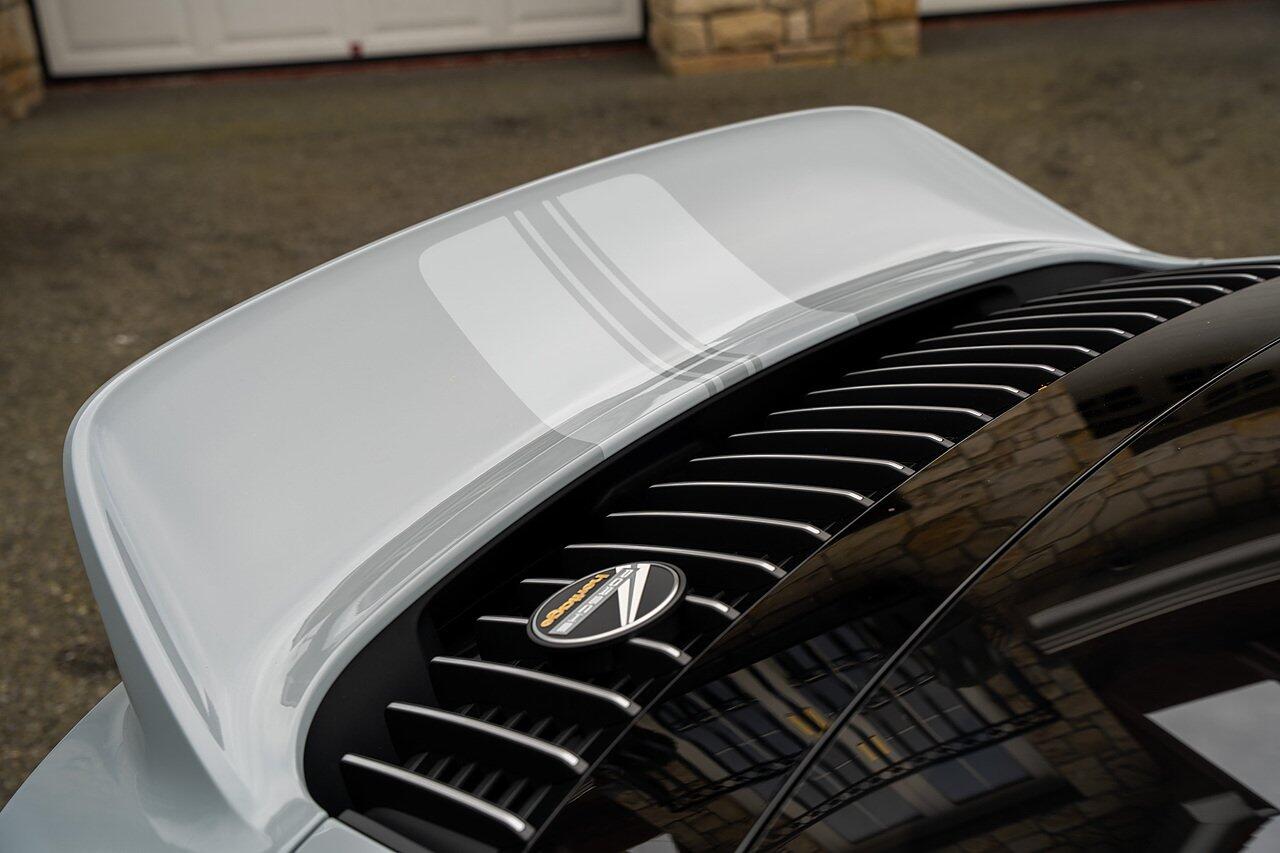 Porsche 911 view 105