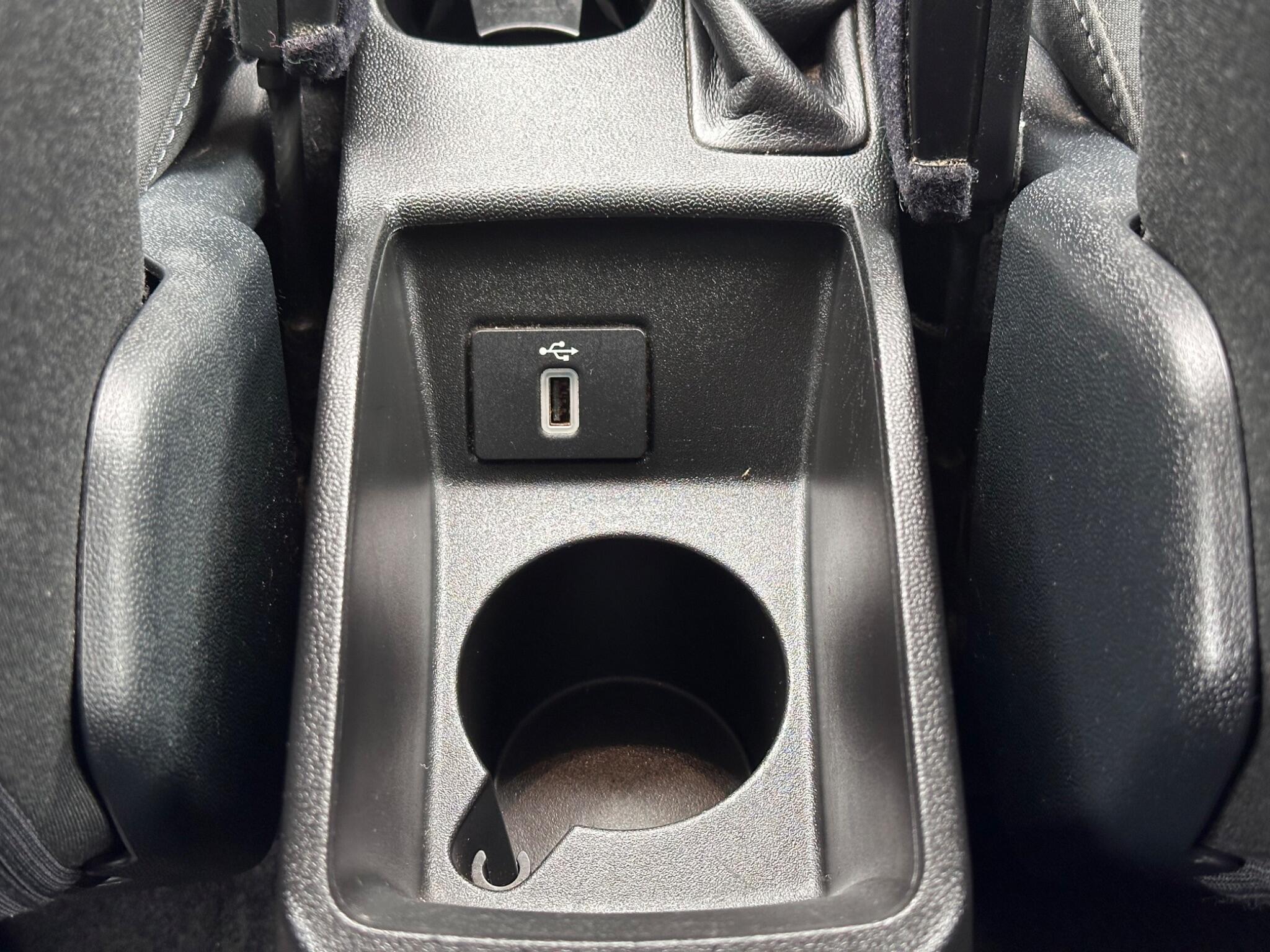 Ford Fiesta view 50