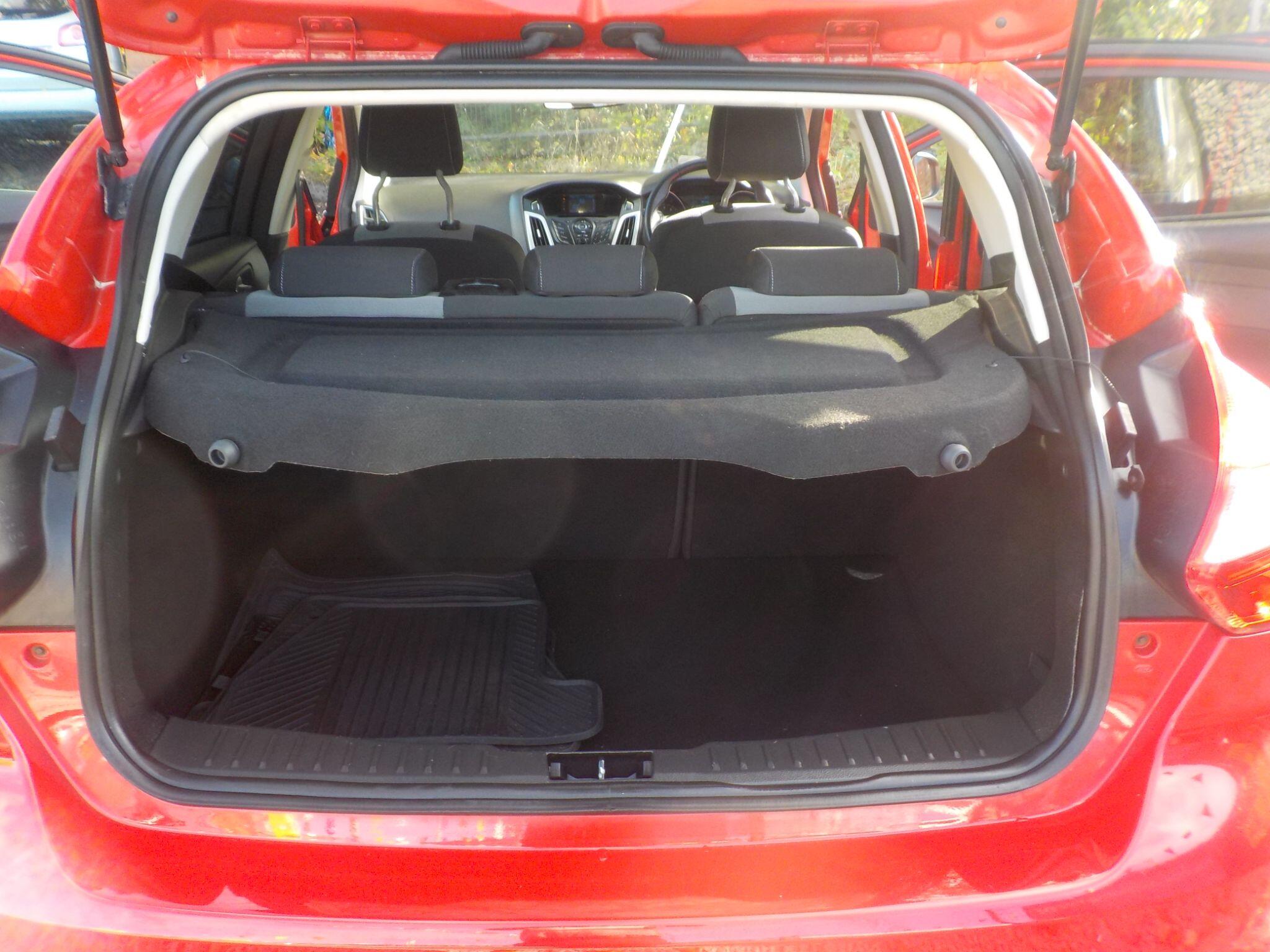 Ford Focus 1.6 Zetec Euro 5 5dr