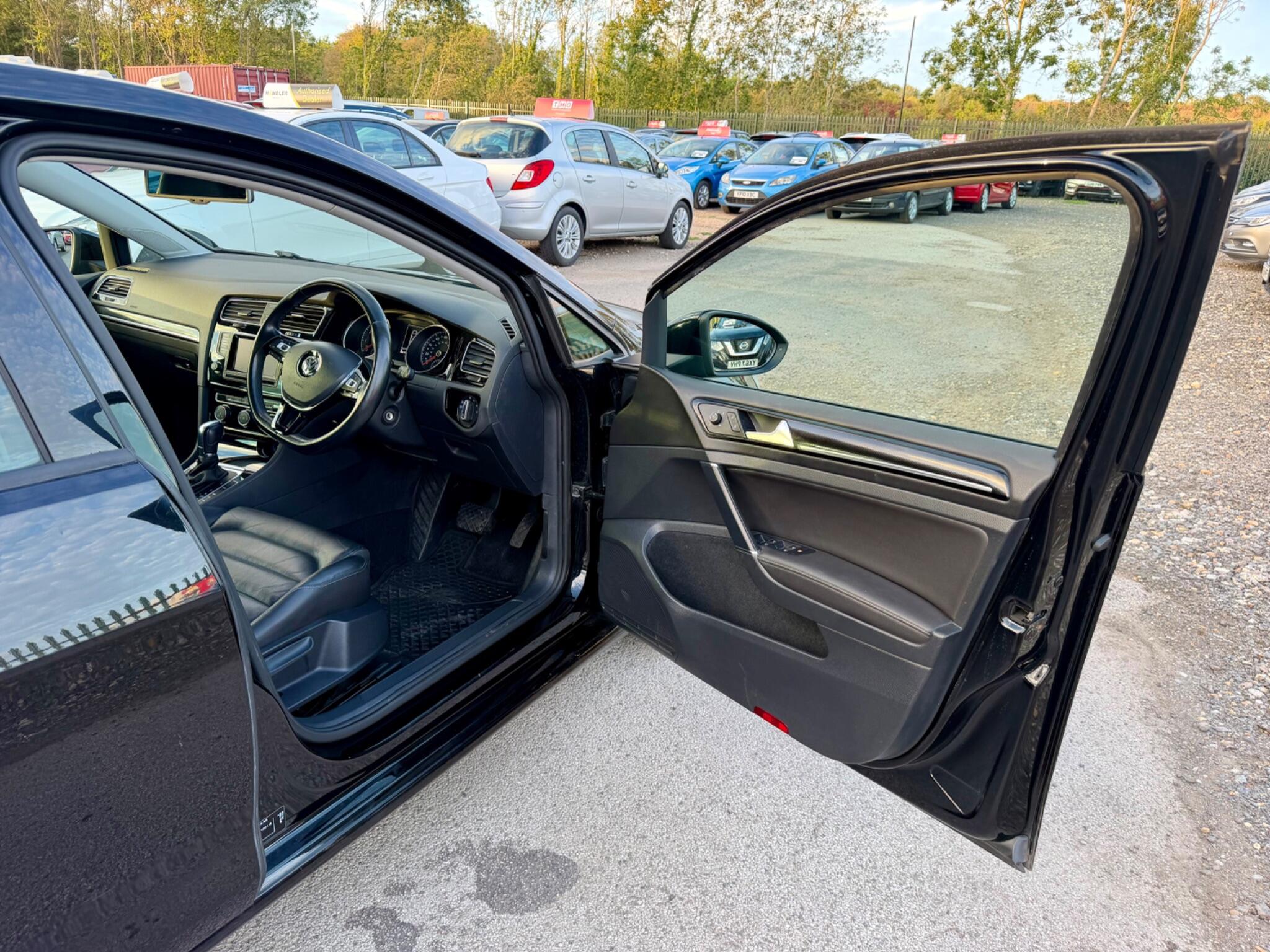Volkswagen Golf view 37