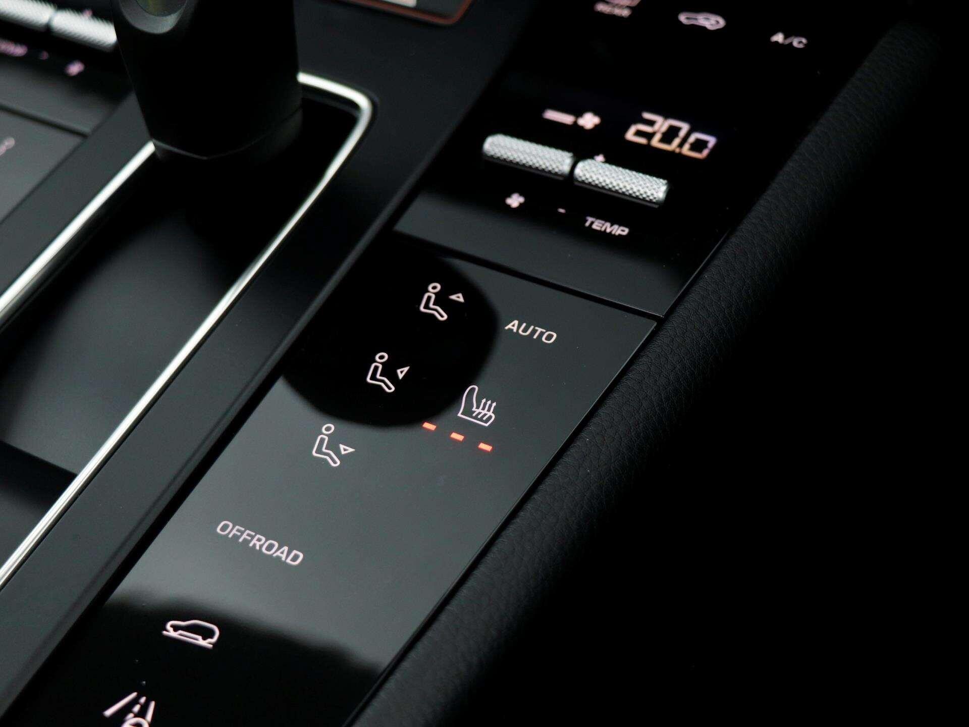 Porsche Macan view 18
