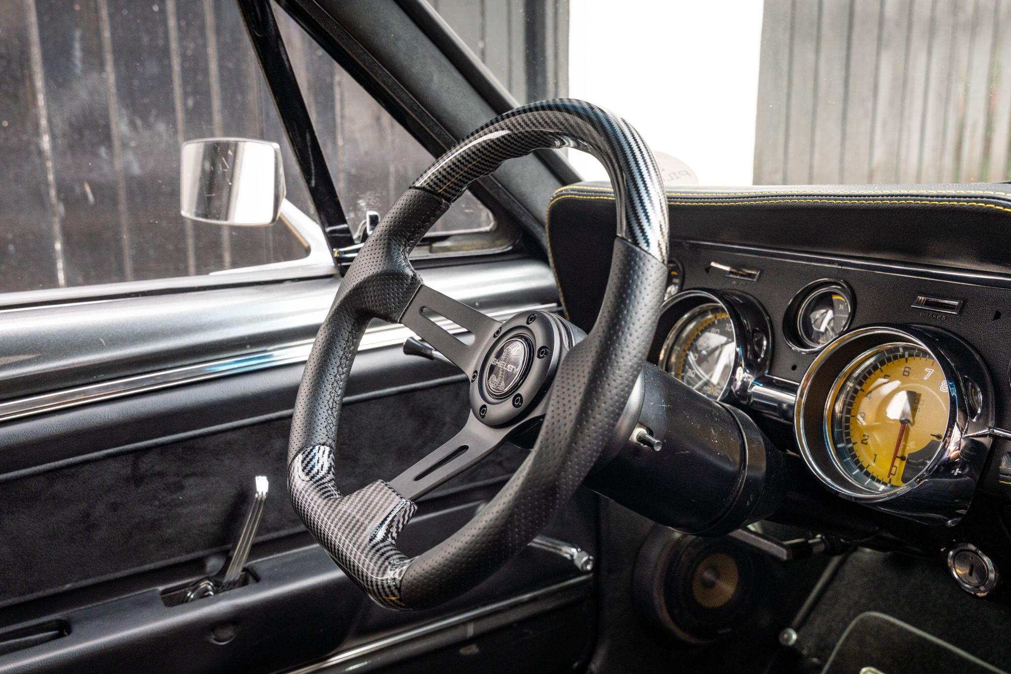 Ford Mustang view 23