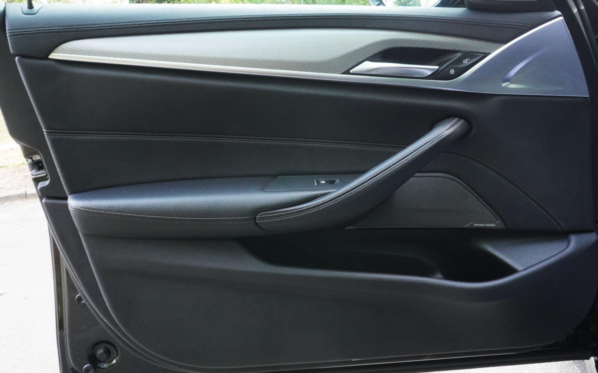 BMW 5 Series view 64