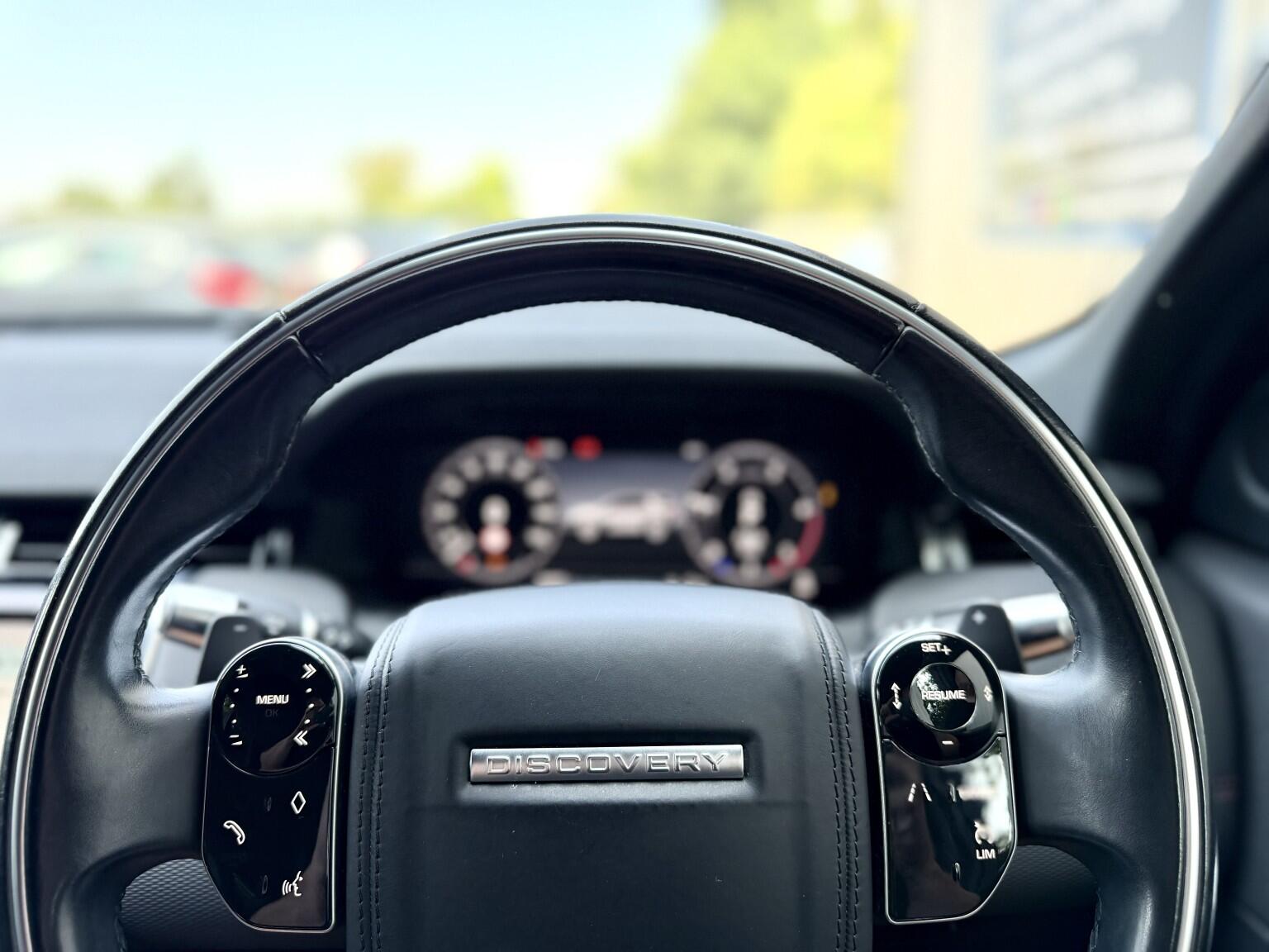 Land Rover Discovery Sport view 15