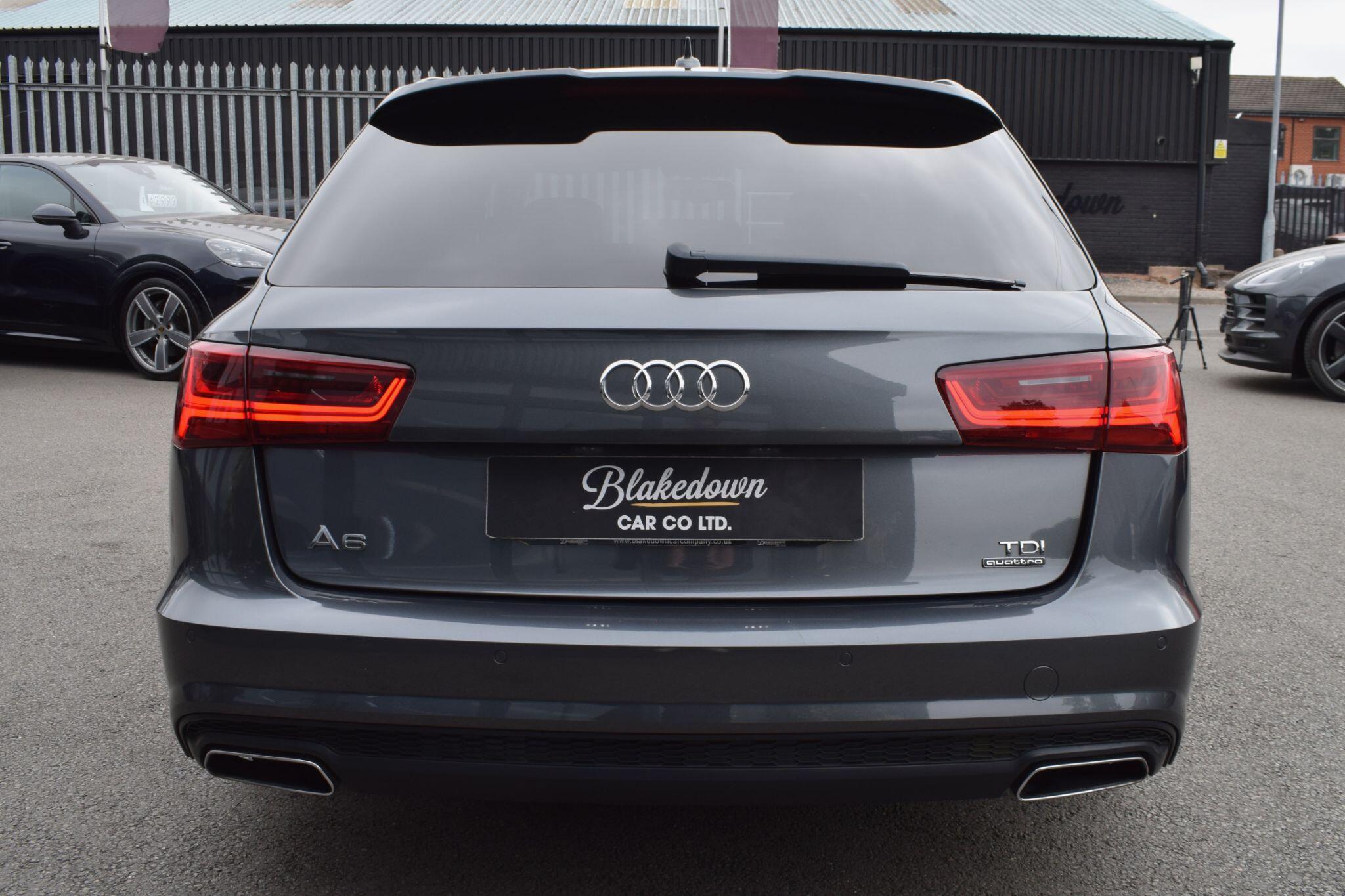 Audi A6 Avant view 6