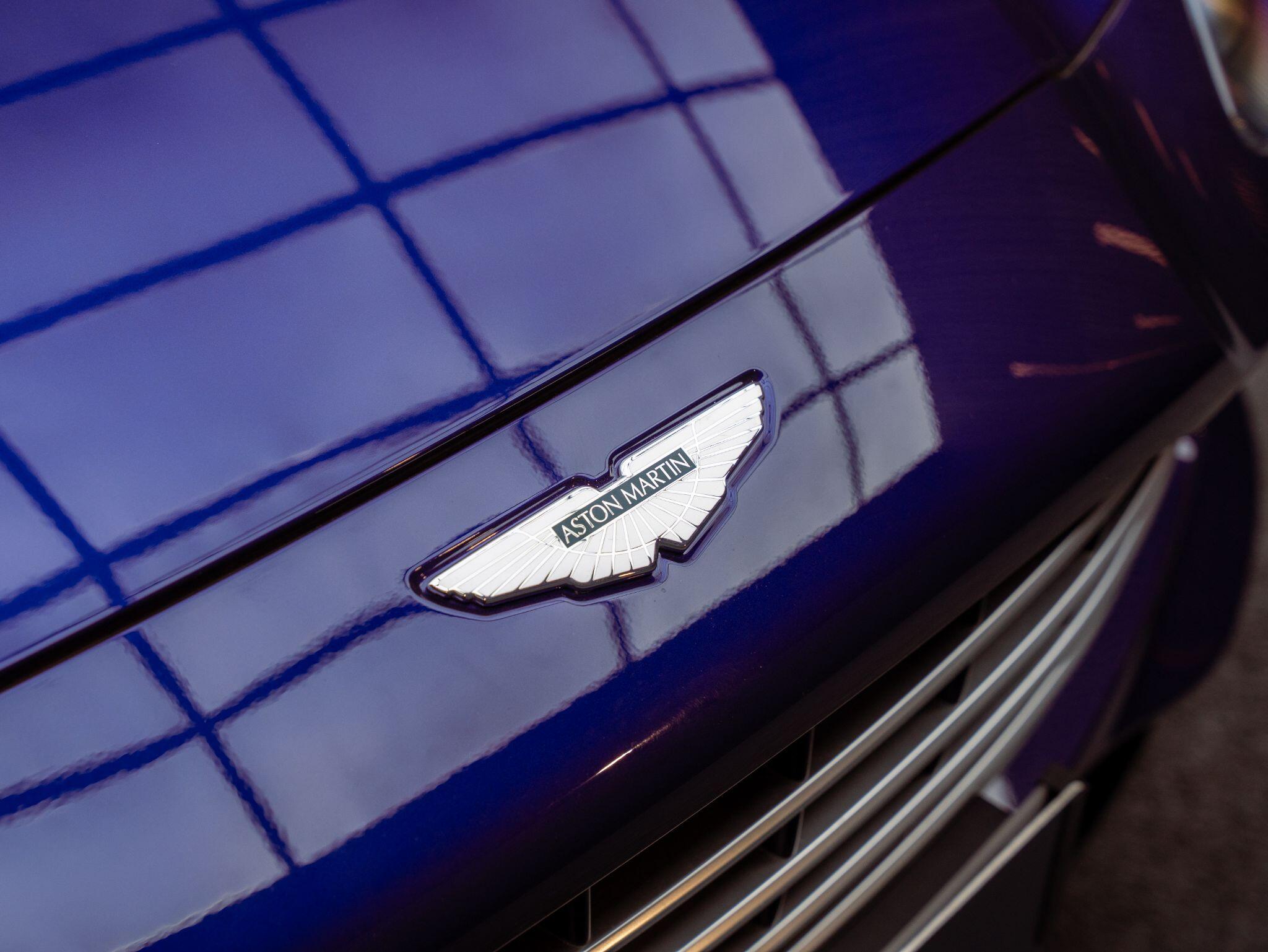 Aston Martin DBX view 25