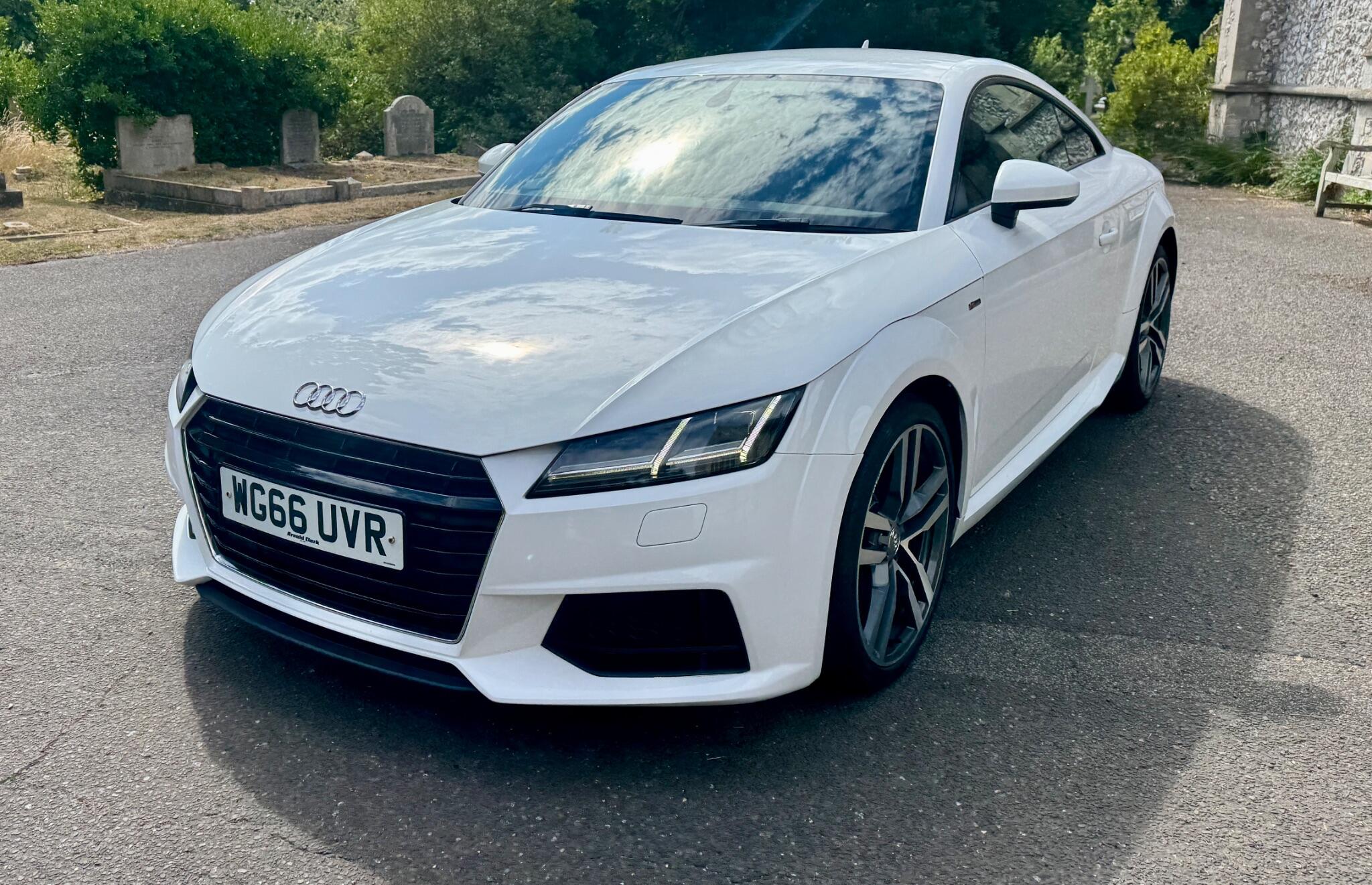 Audi TT view 10