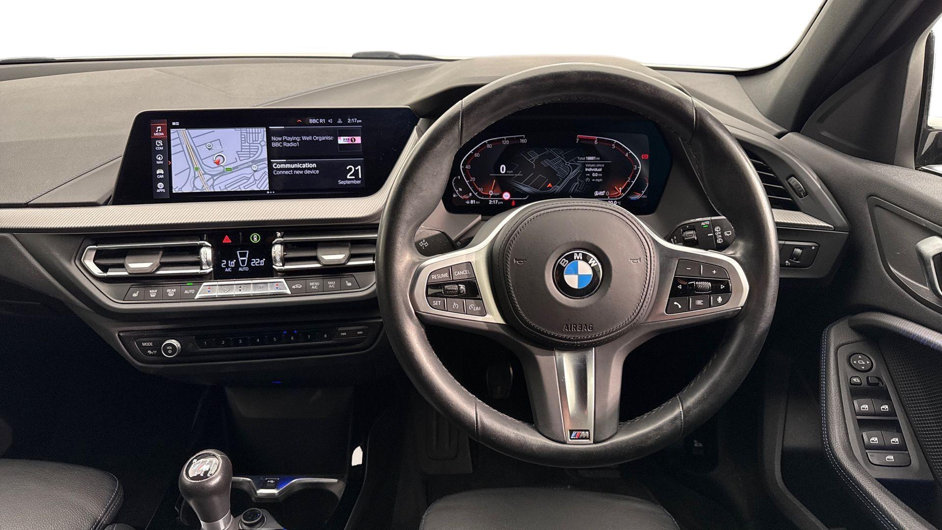 BMW 1 Series view 5