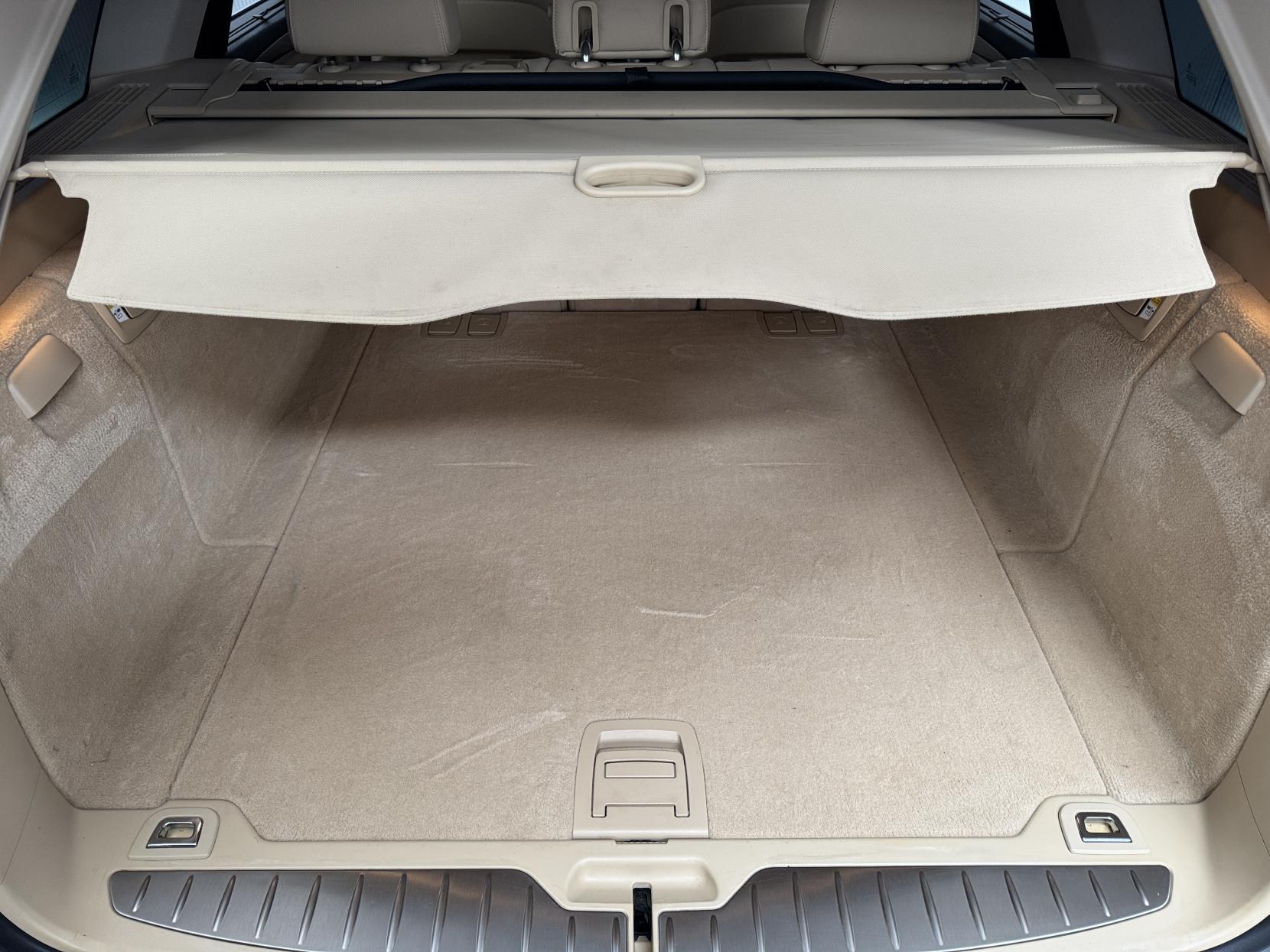 BMW 5 Series view 62
