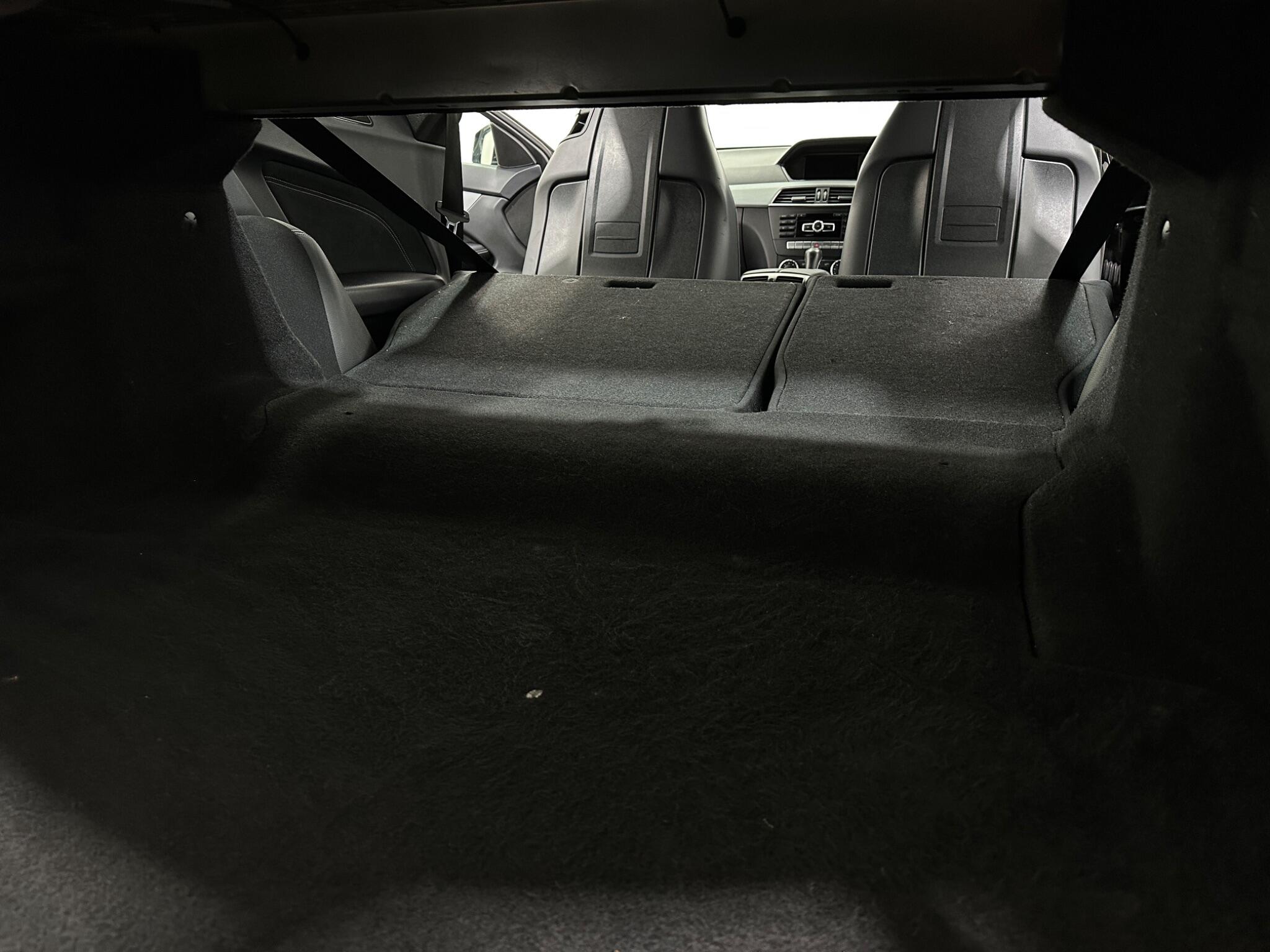 Mercedes-Benz C-Class view 39