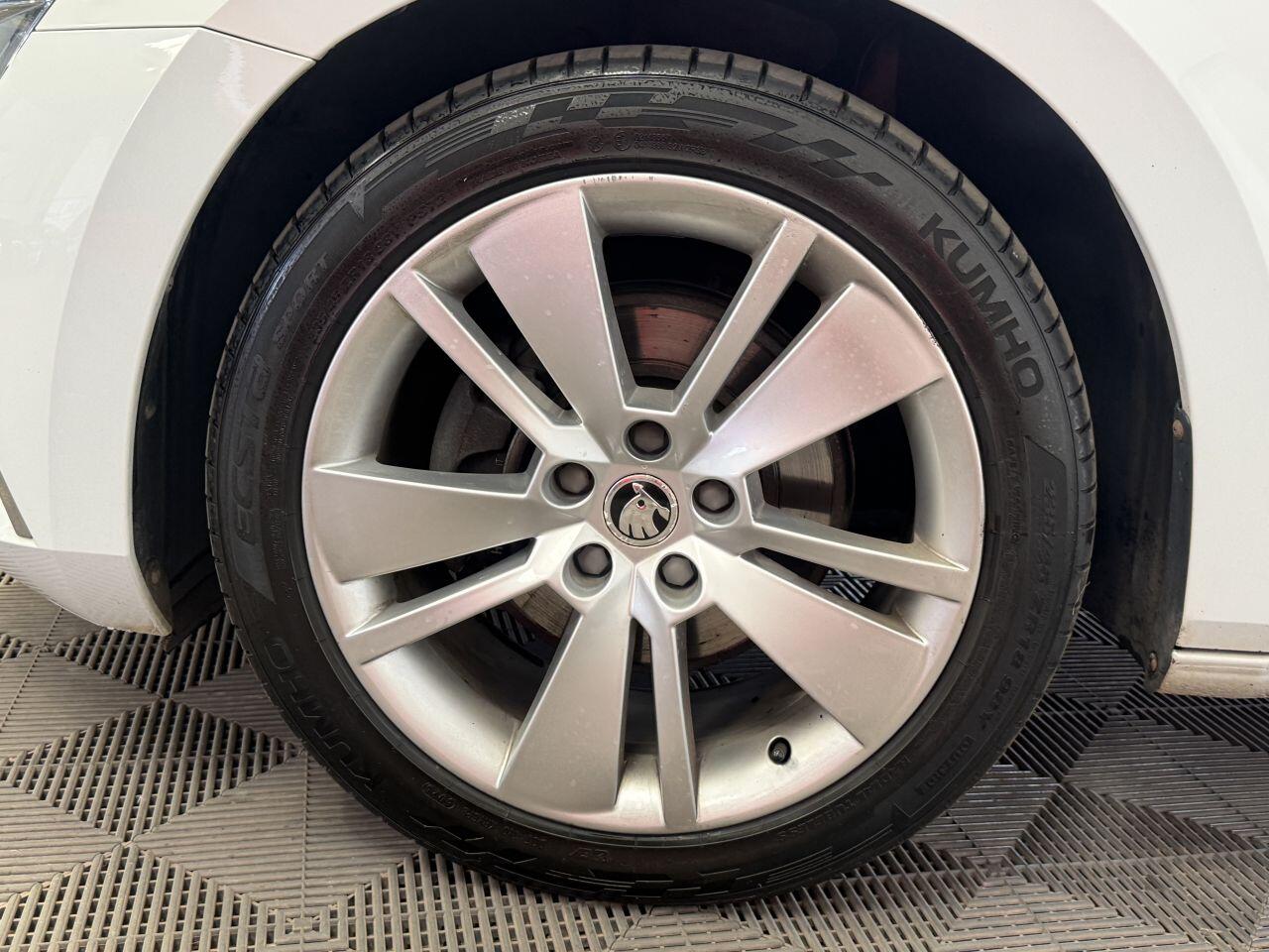 Skoda Superb view 22