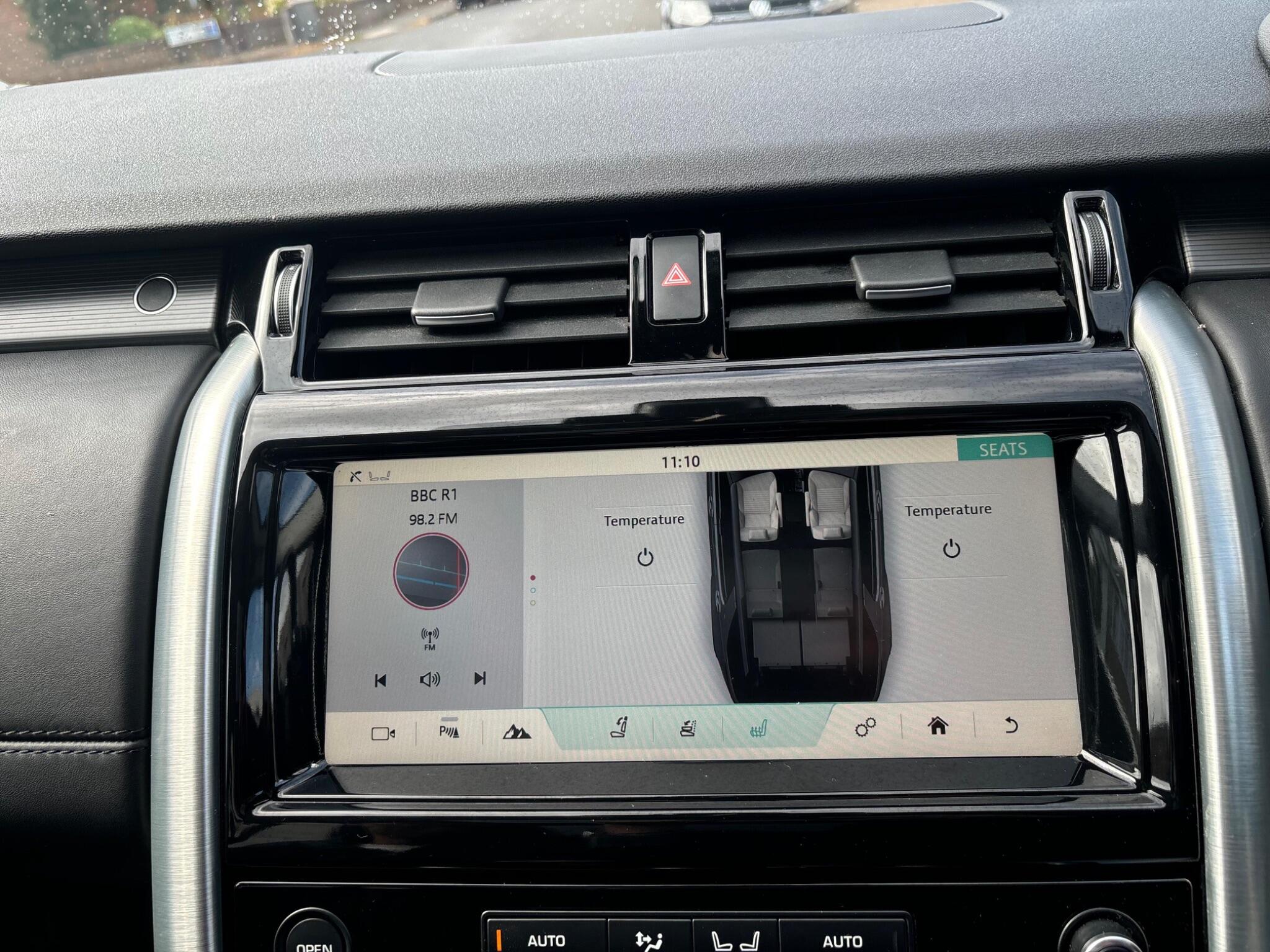 Land Rover Discovery 3 view 15