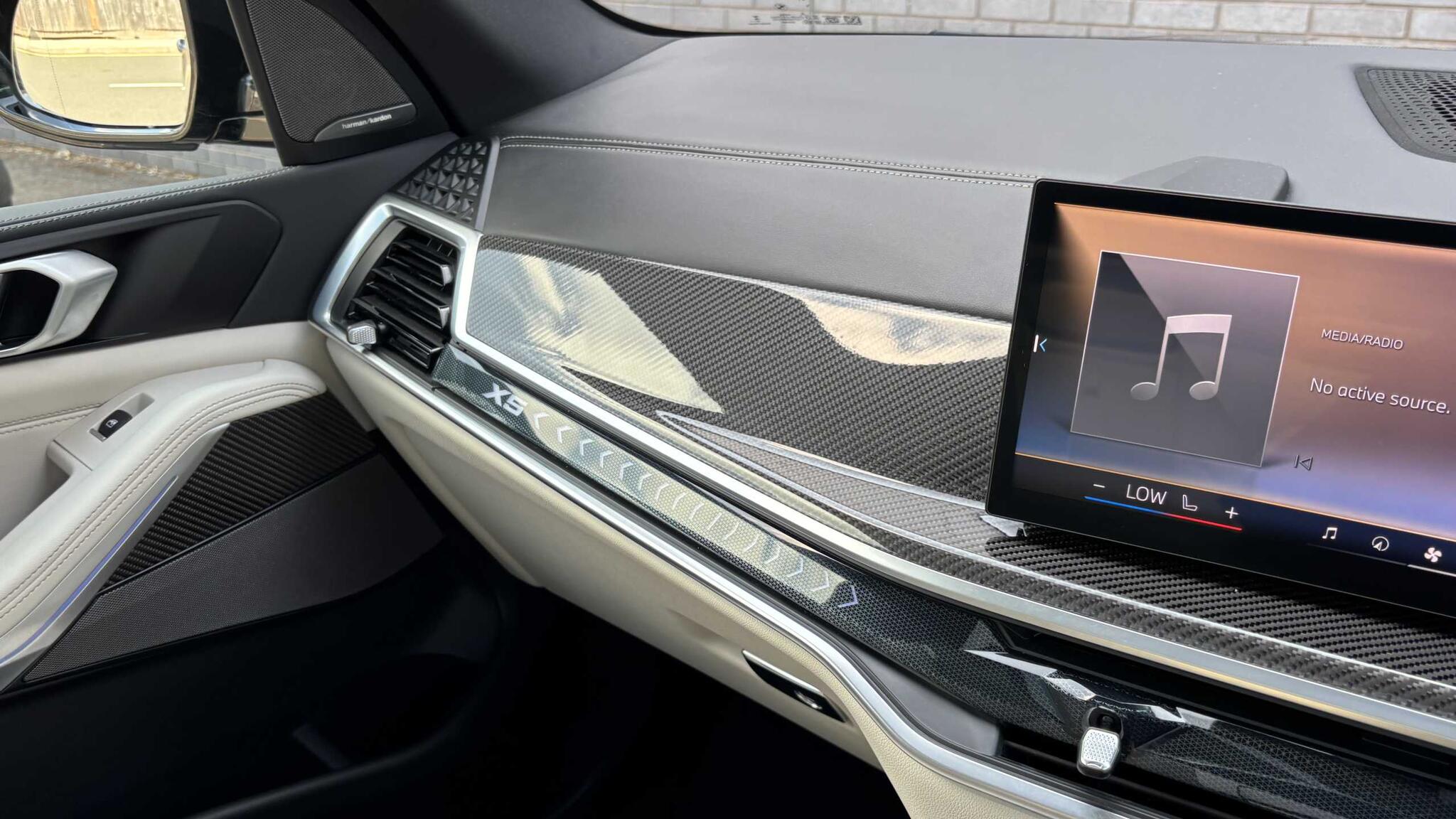 BMW X5 view 24