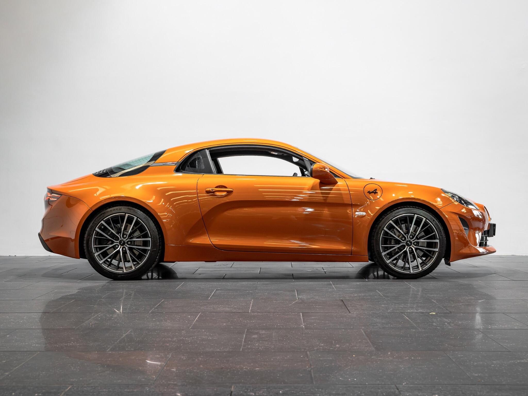 Alpine A110 view 5