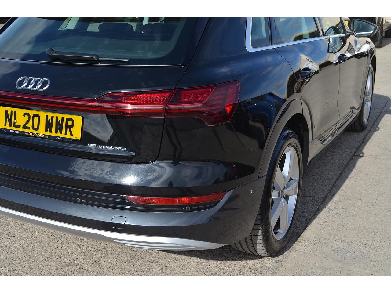 Audi E-Tron view 50