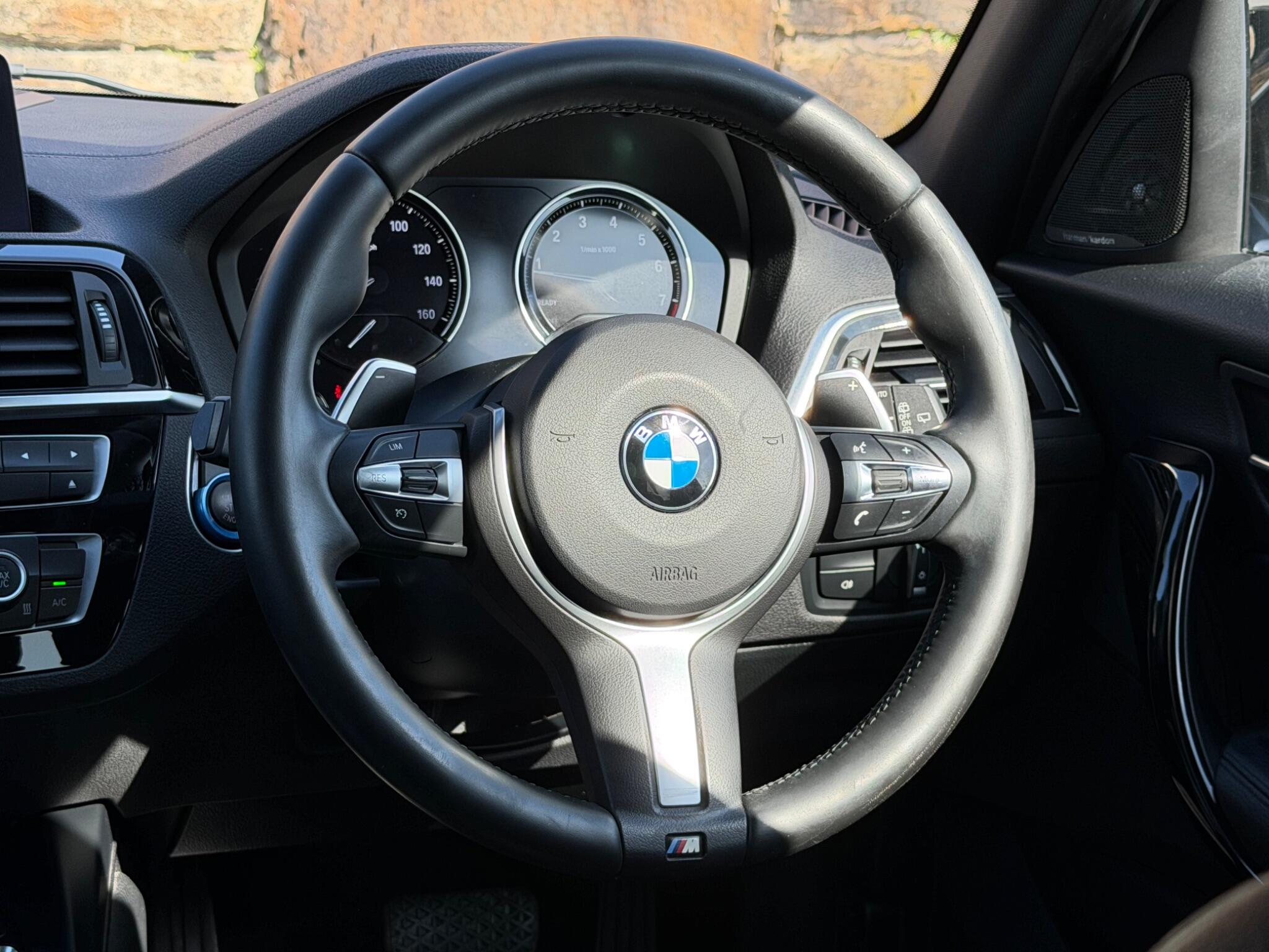 BMW 1 Series view 25