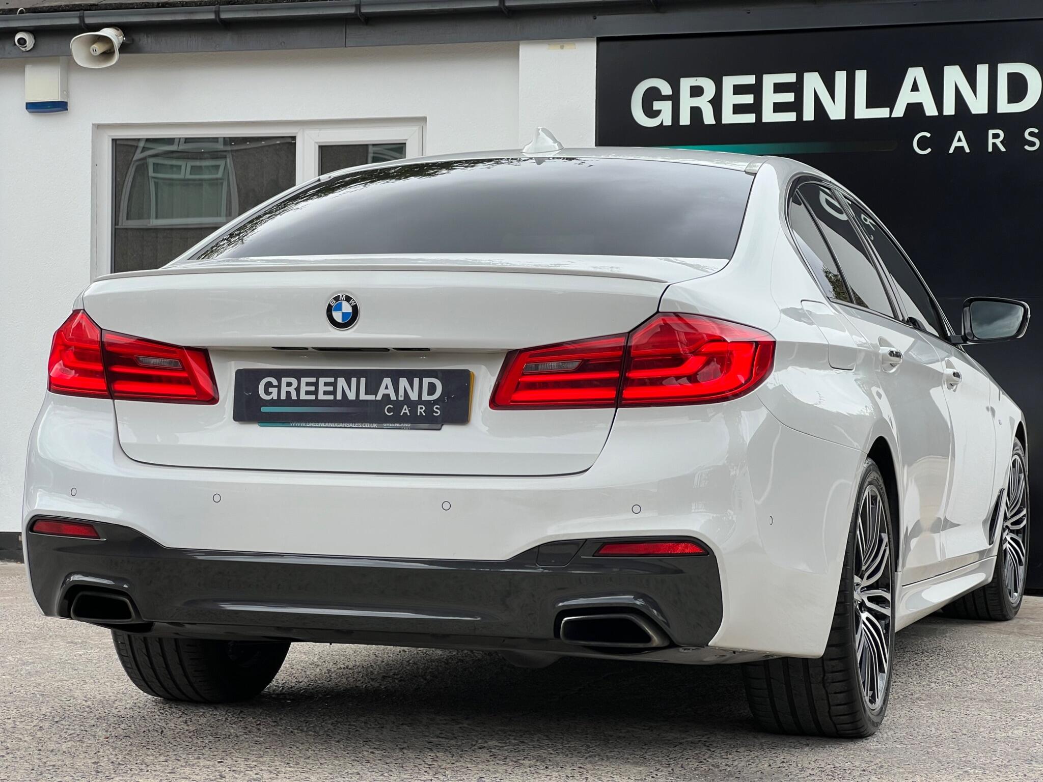 BMW 5 Series view 32