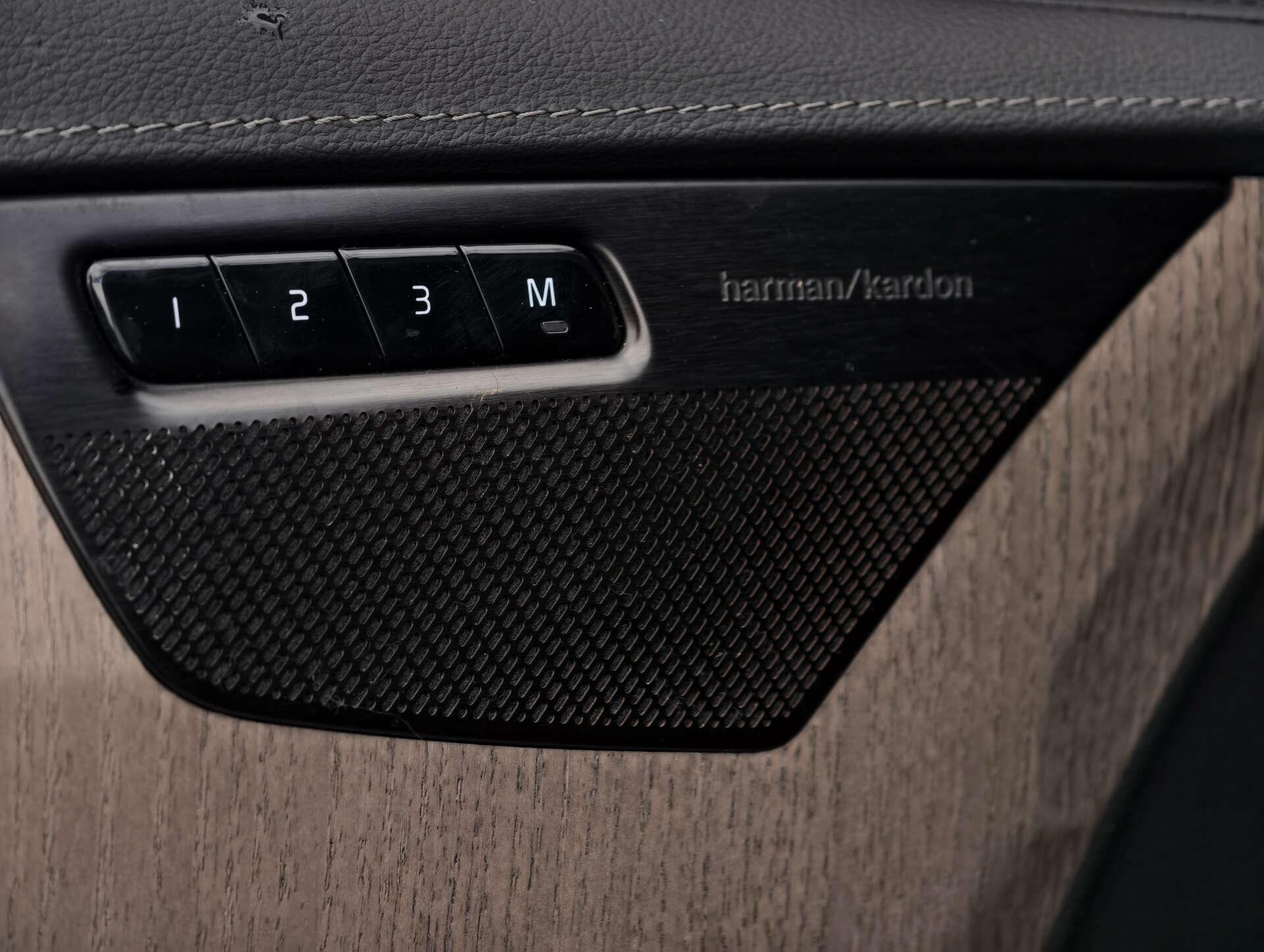 Volvo XC90 view 25