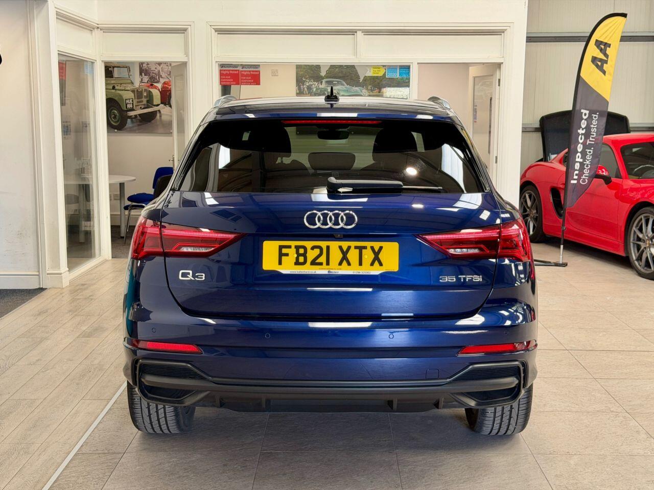 Audi Q3 view 20