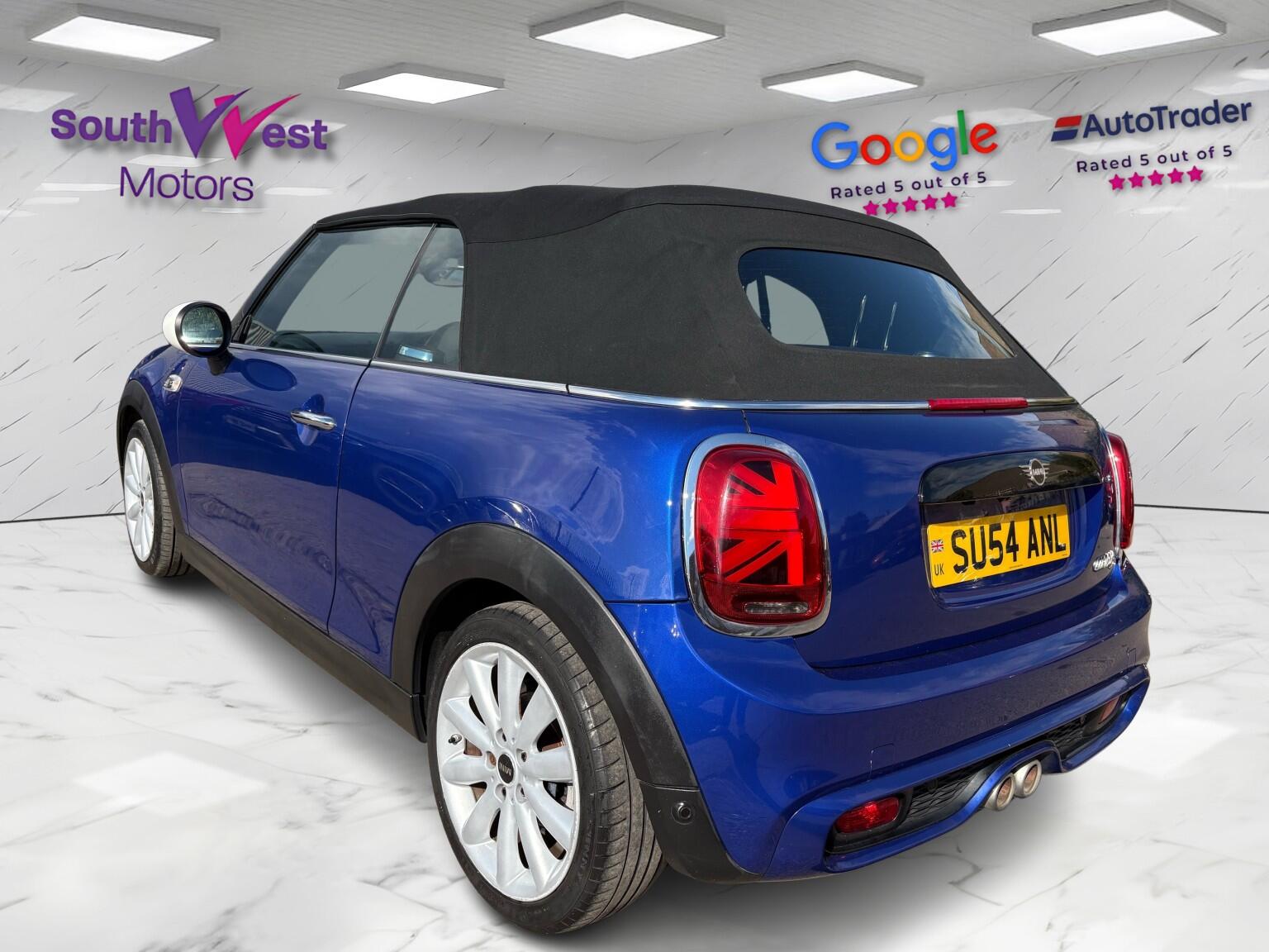 Mini Convertible view 10