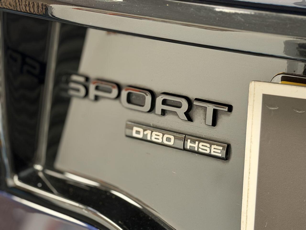 Land Rover Discovery Sport view 16