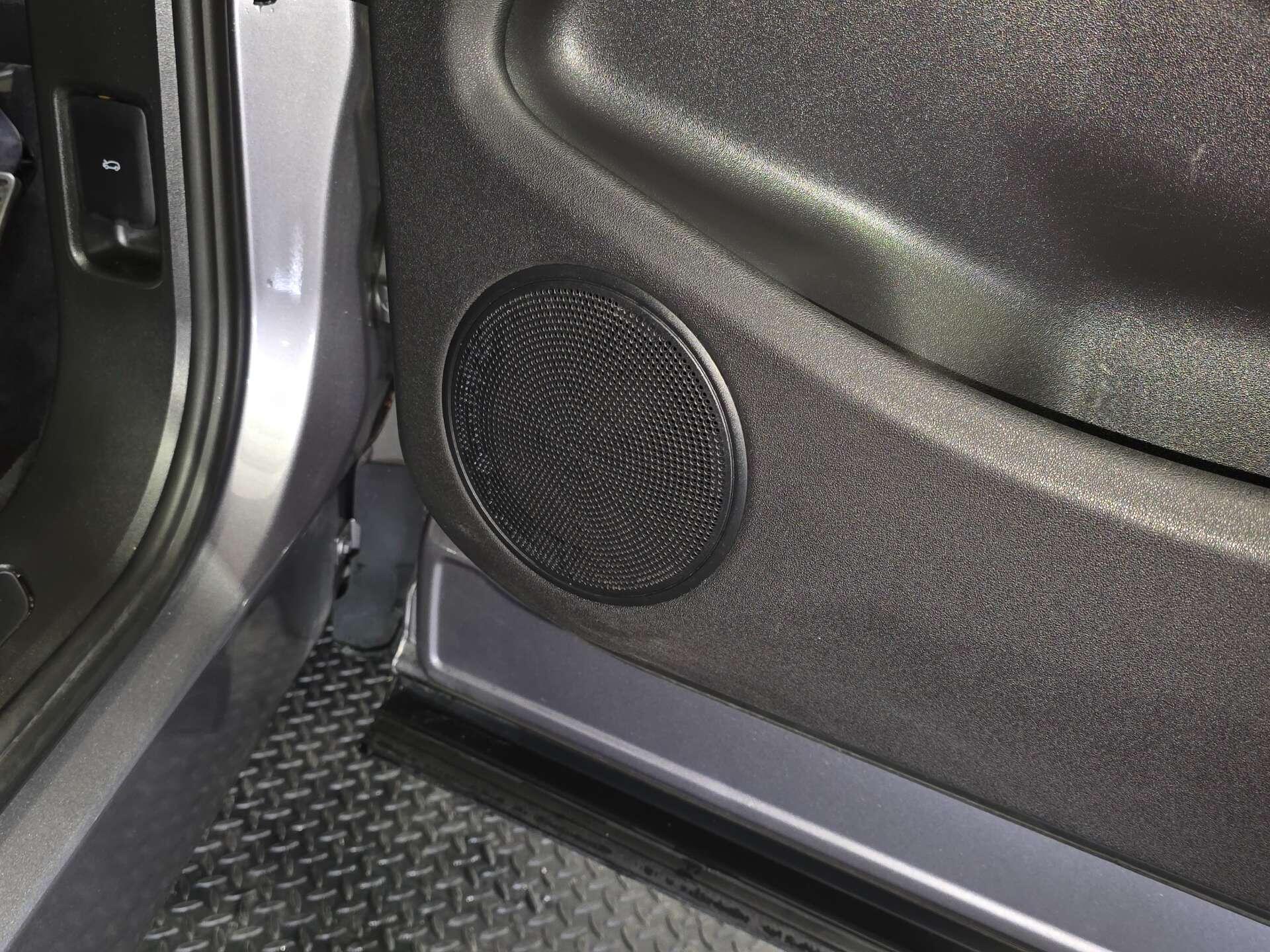 Land Rover Range Rover Evoque view 37