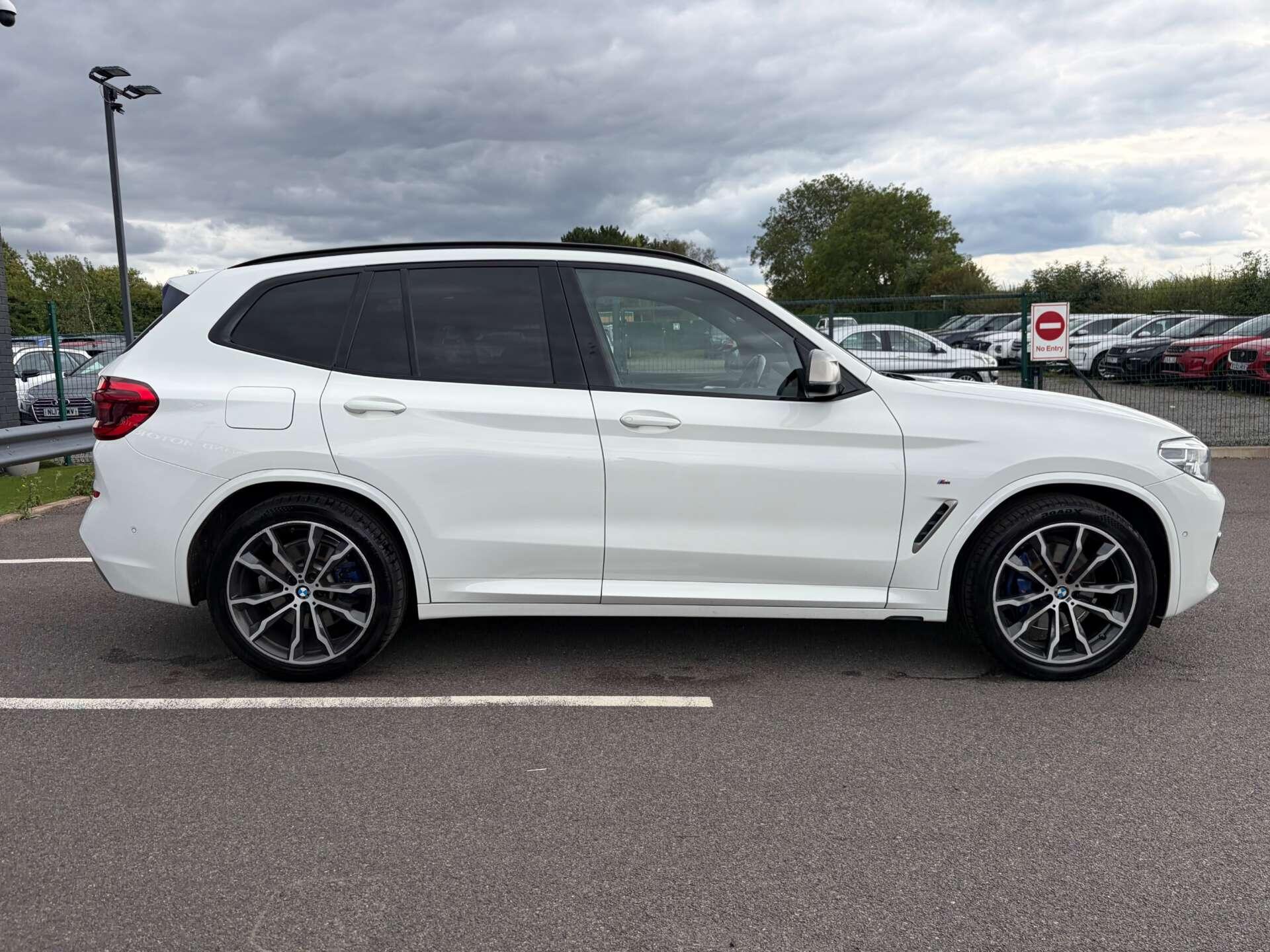 BMW X3 view 9