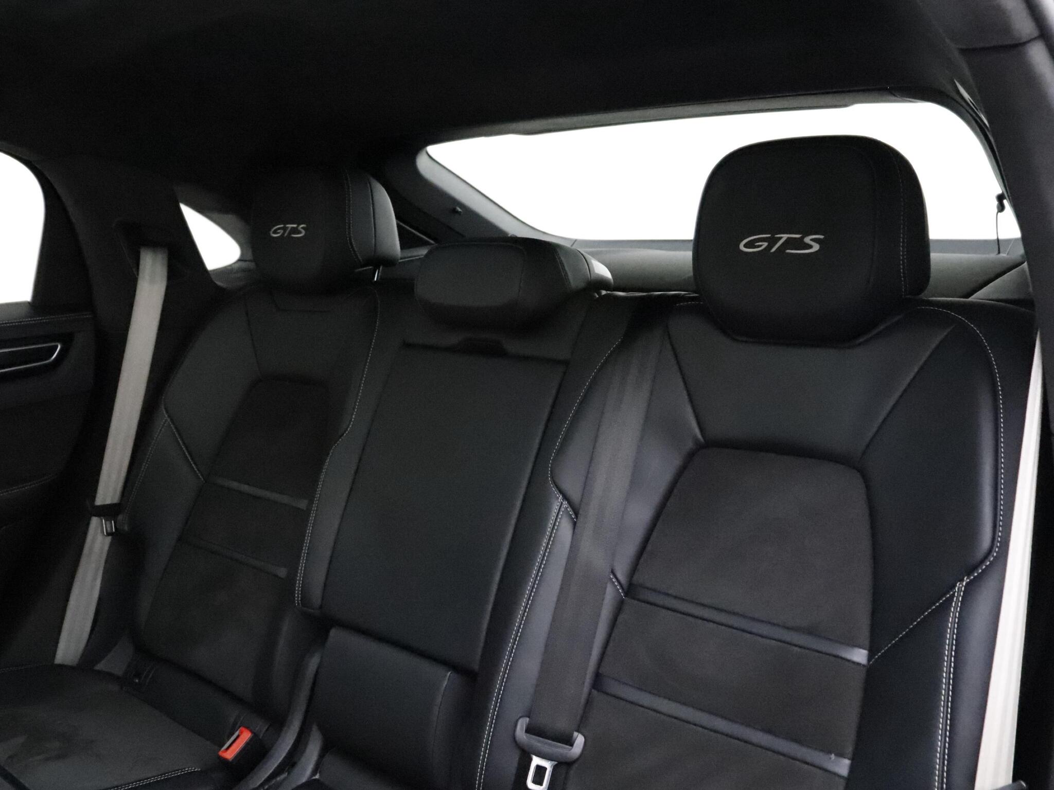 Porsche Cayenne view 18