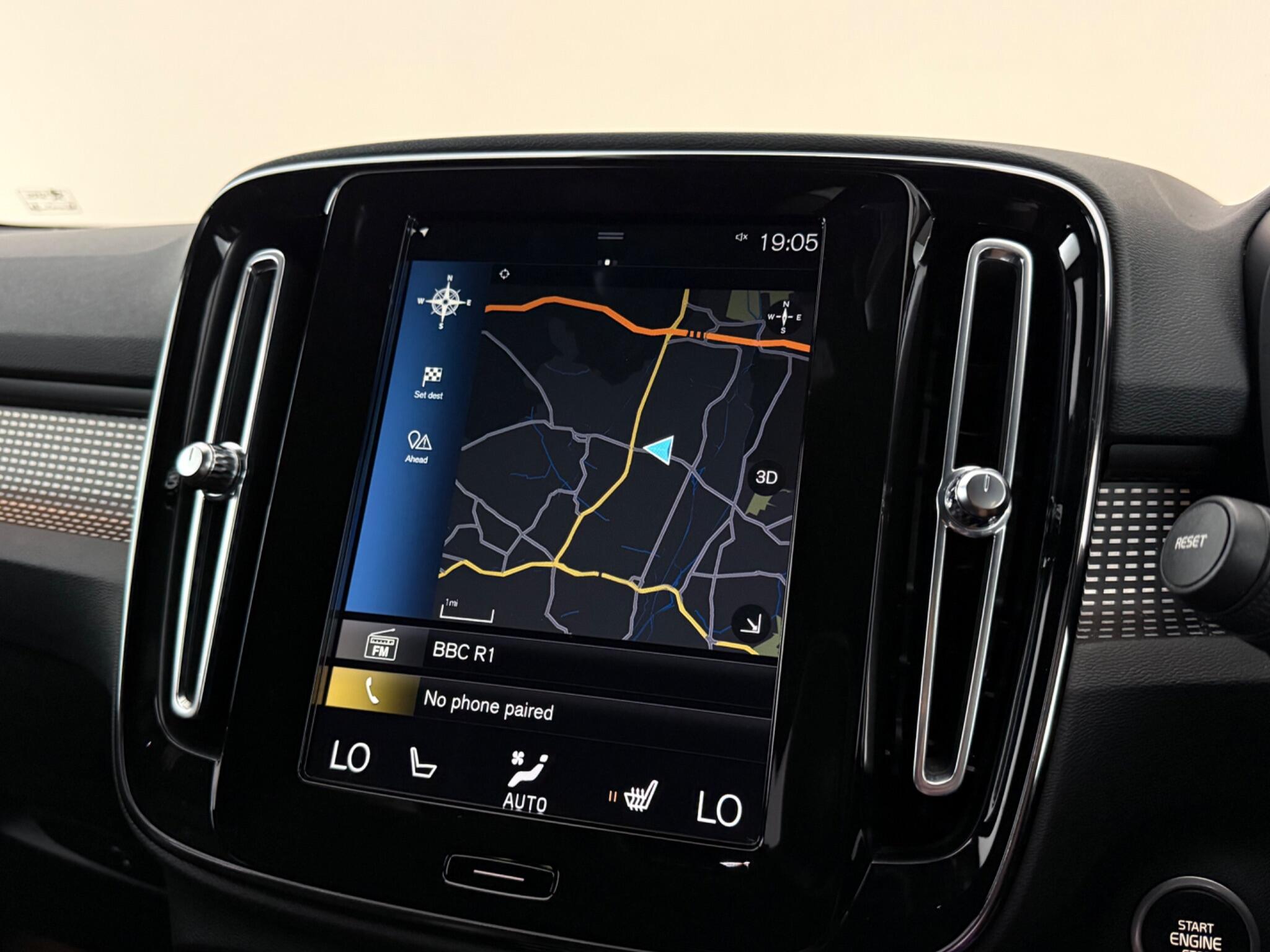 Volvo XC40 view 25