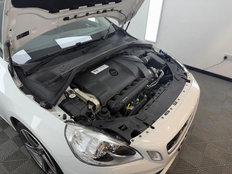 2013 Volvo V60 image 13