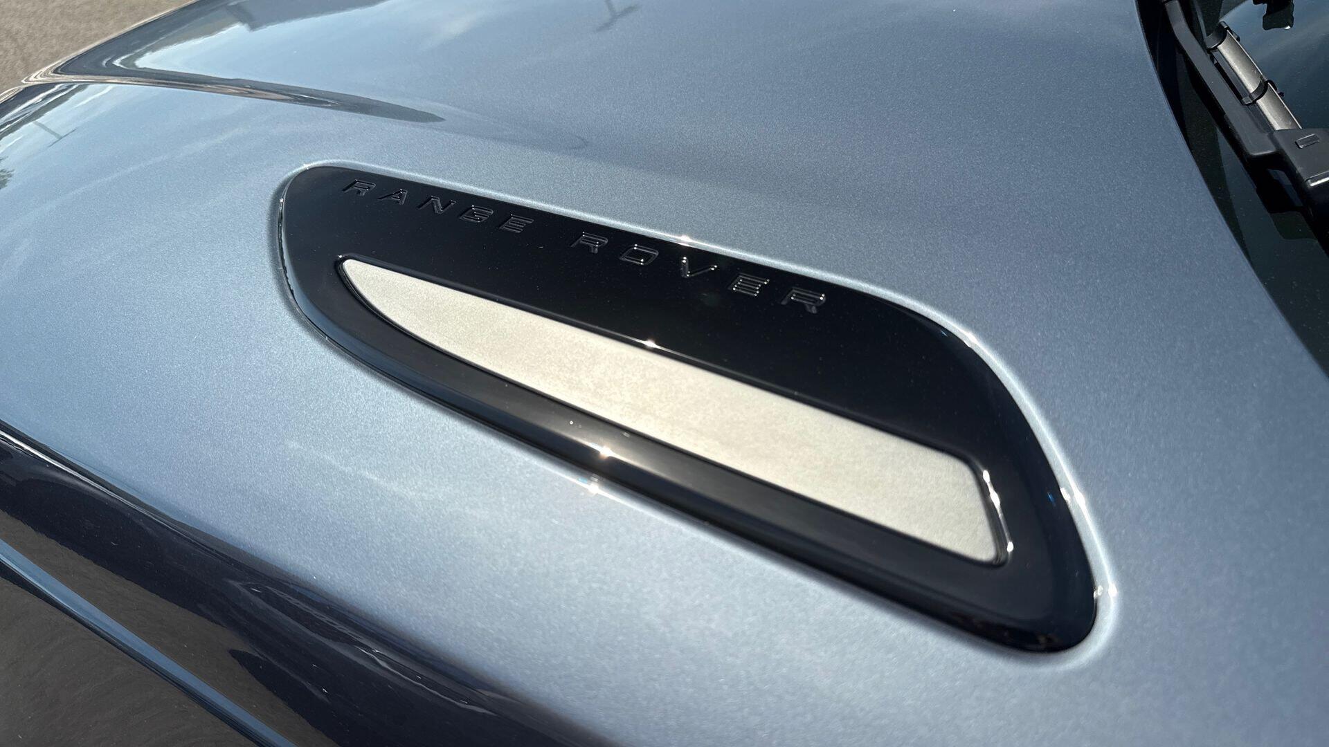 Land Rover Range Rover Velar view 21