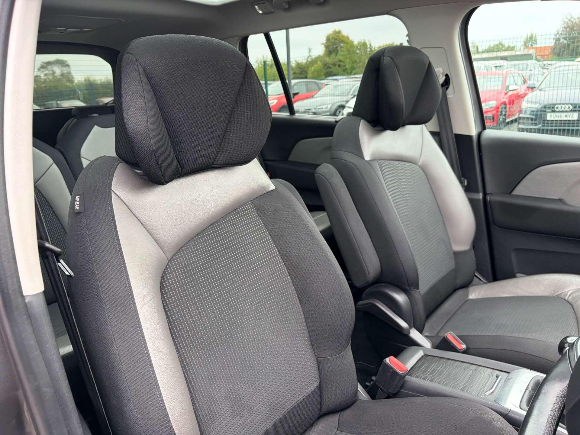 Citroen Grand C4 Picasso view 39