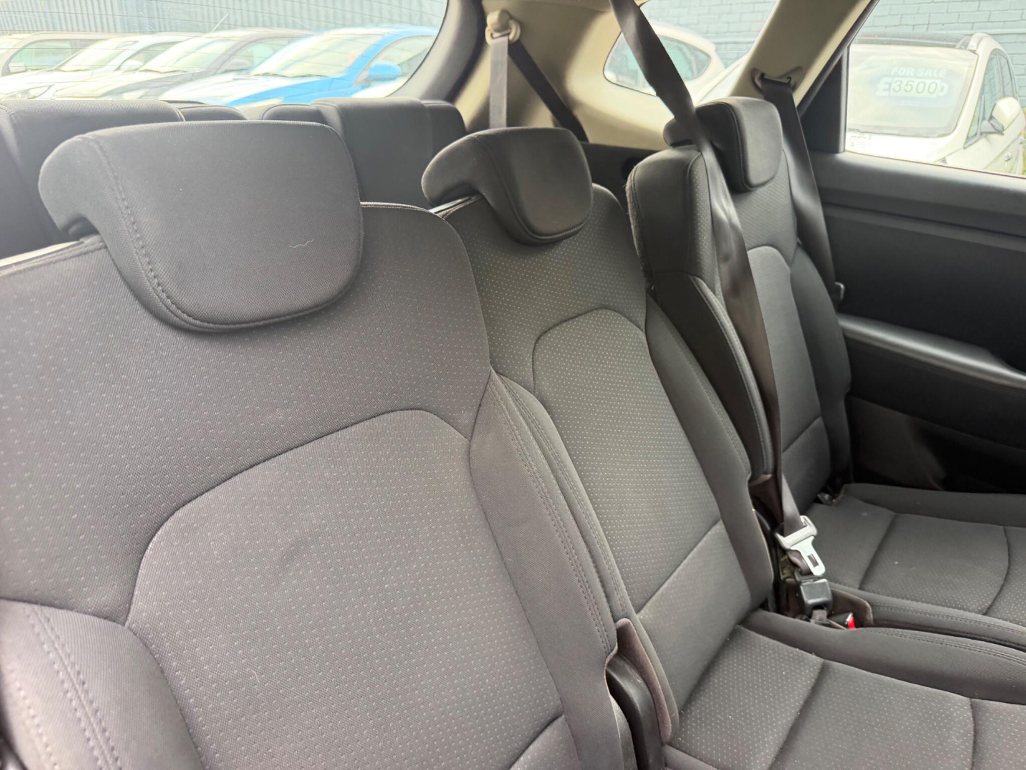 Kia Carens view 20