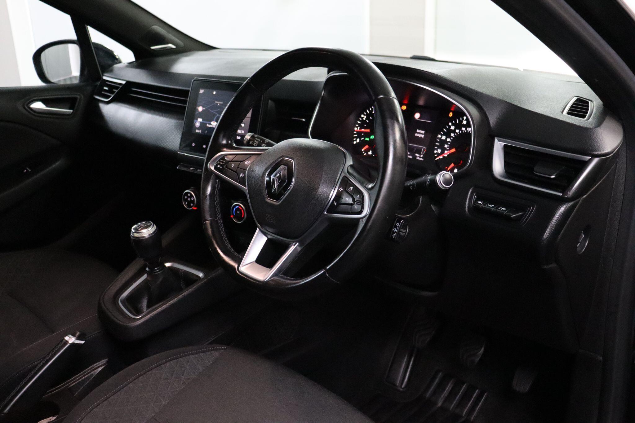 Renault Clio view 18