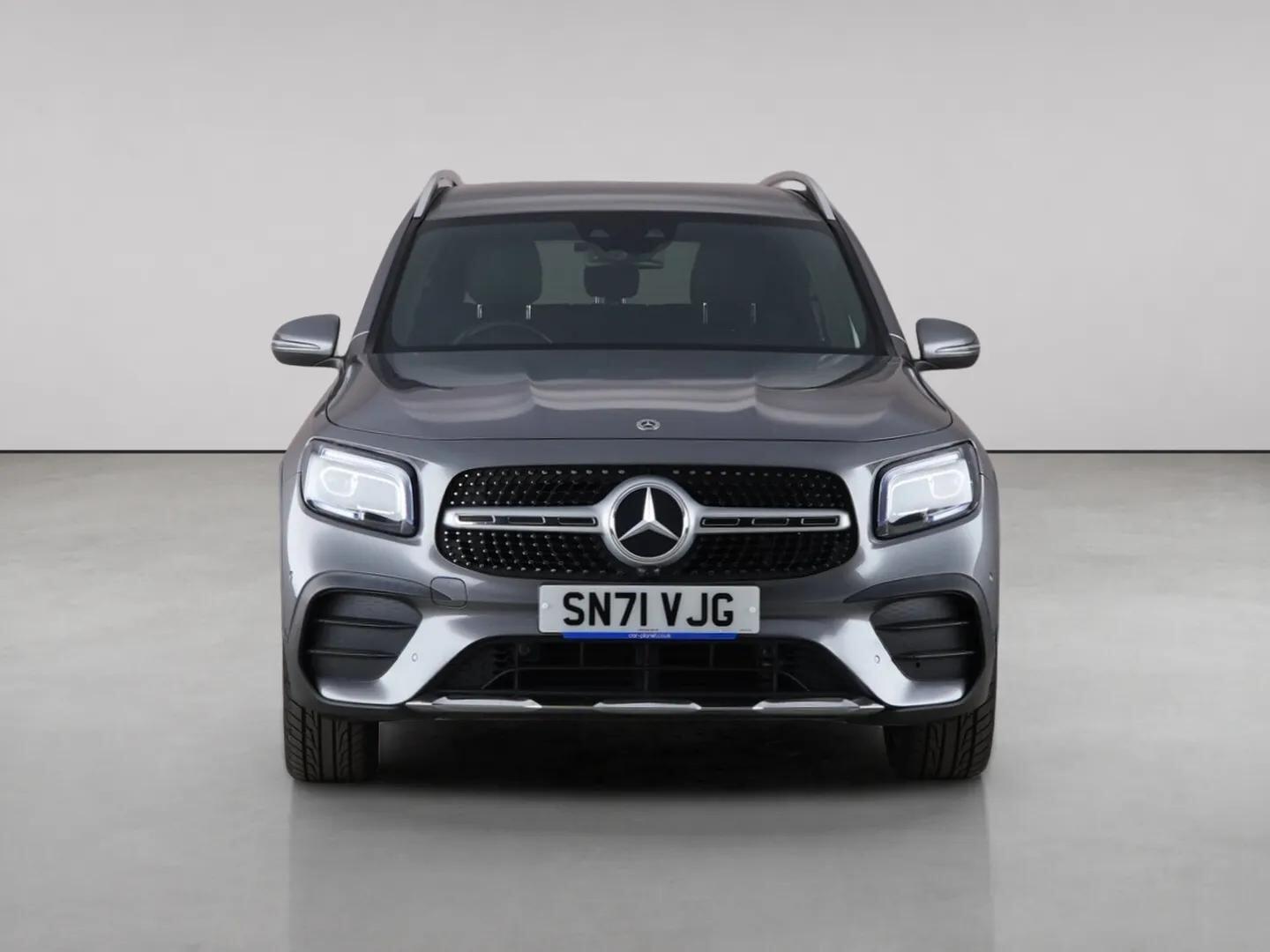 Mercedes-Benz GLB view 5