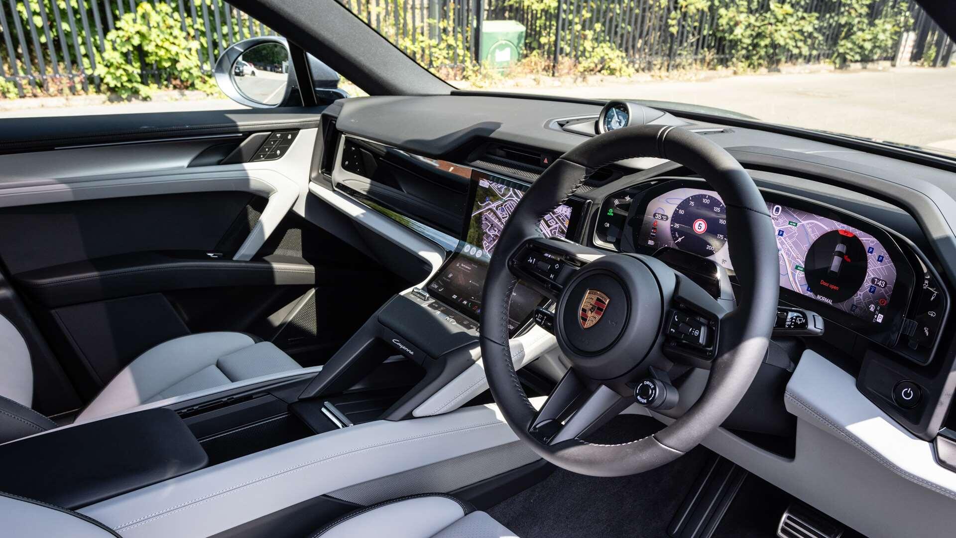 Porsche Cayenne view 19
