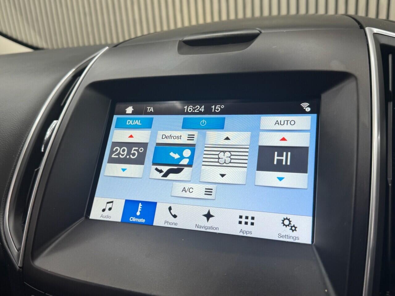 Ford S-Max view 17