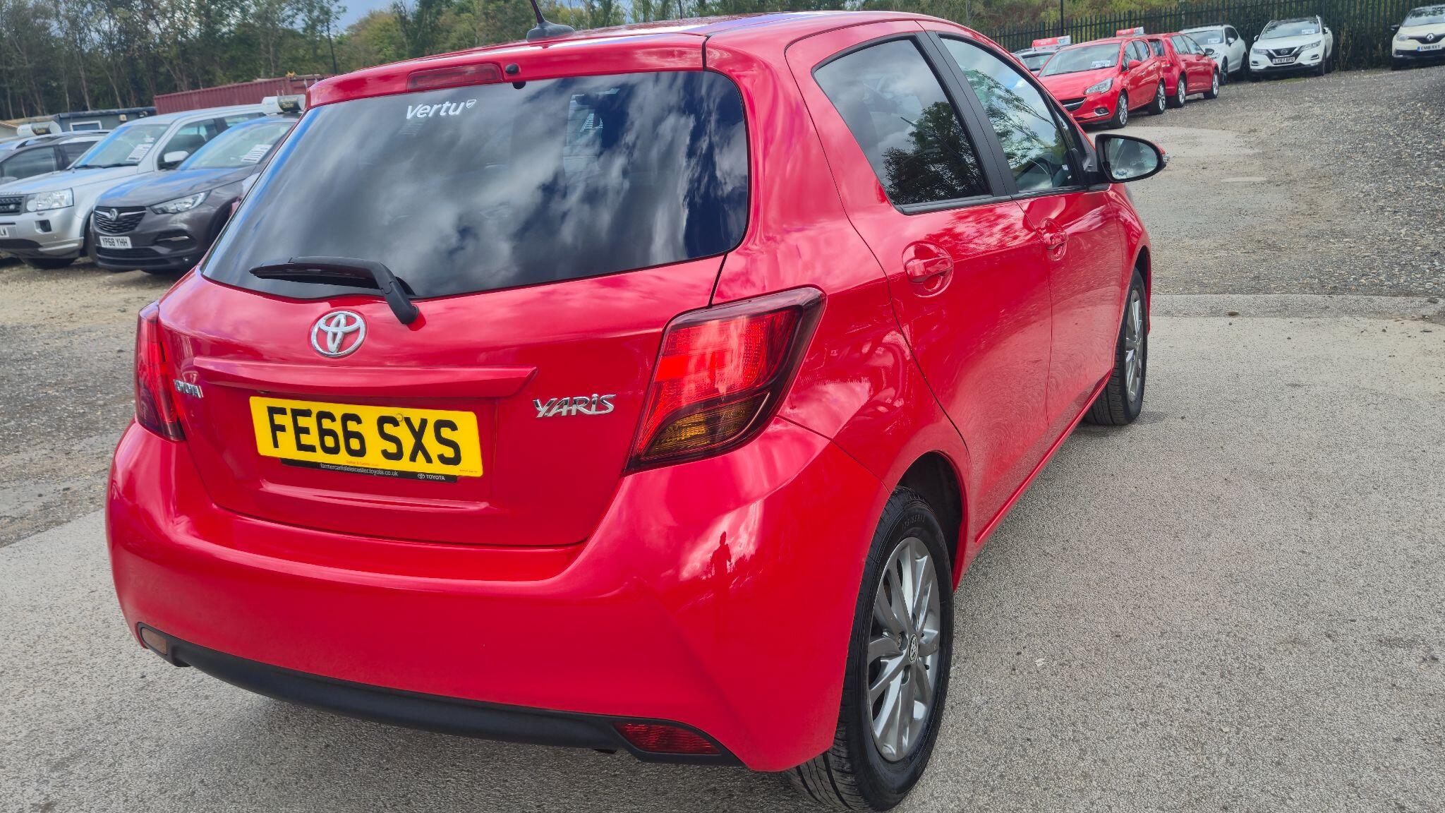 Toyota Yaris view 21